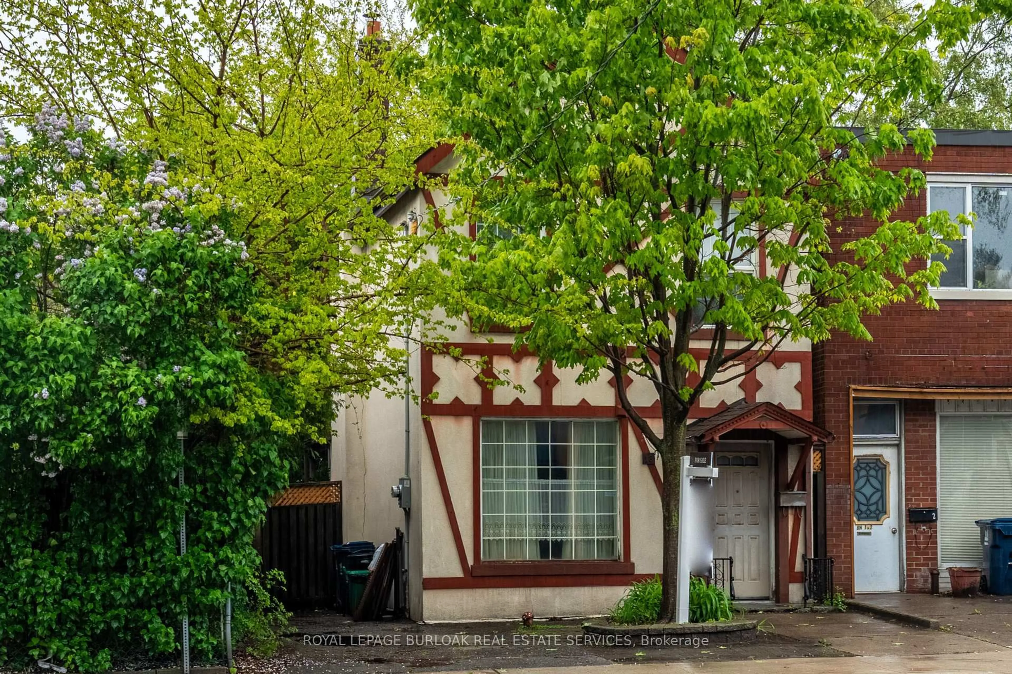 Patio, street for 18 Scarlett Rd, Toronto Ontario M6N 4K1