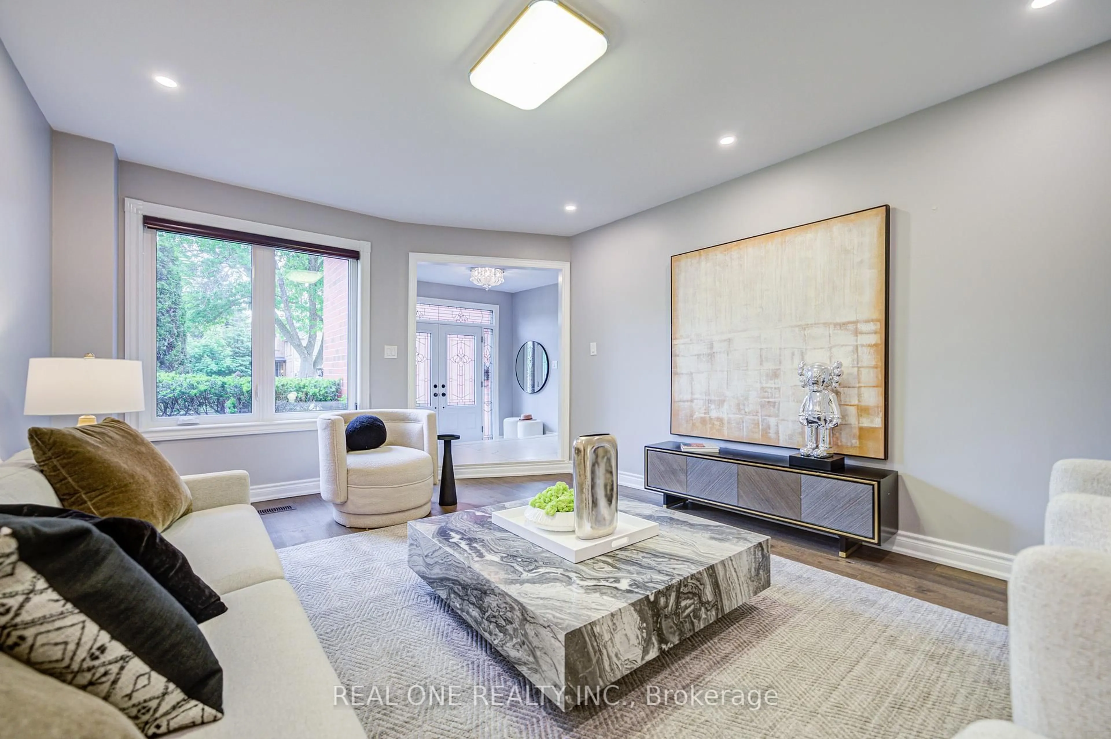 Living room with furniture, unknown for 306 Northwood Dr, Oakville Ontario L6M 1M7