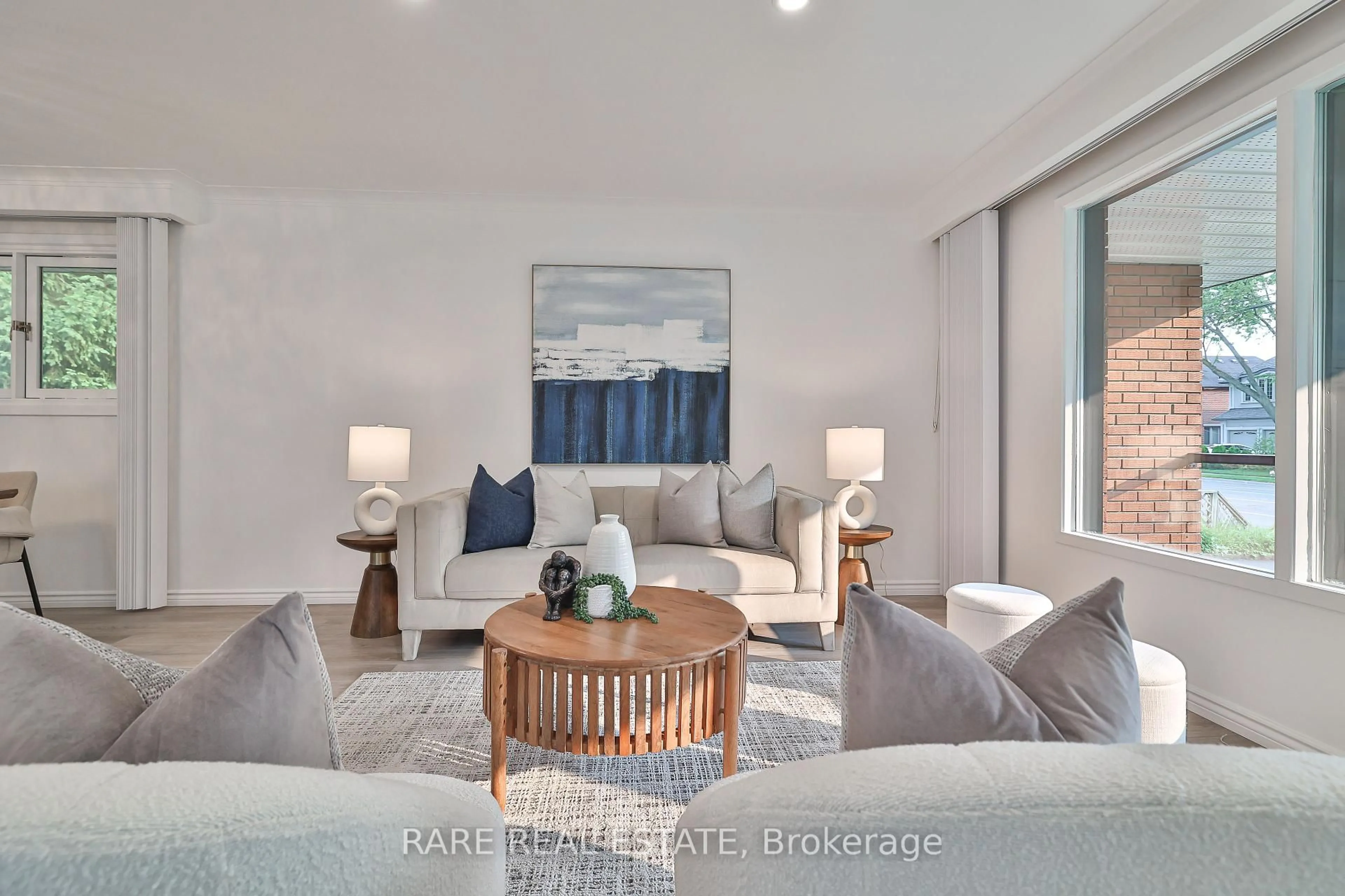 Living room with furniture, unknown for 1111 Kipling Ave, Toronto Ontario M9B 3M4