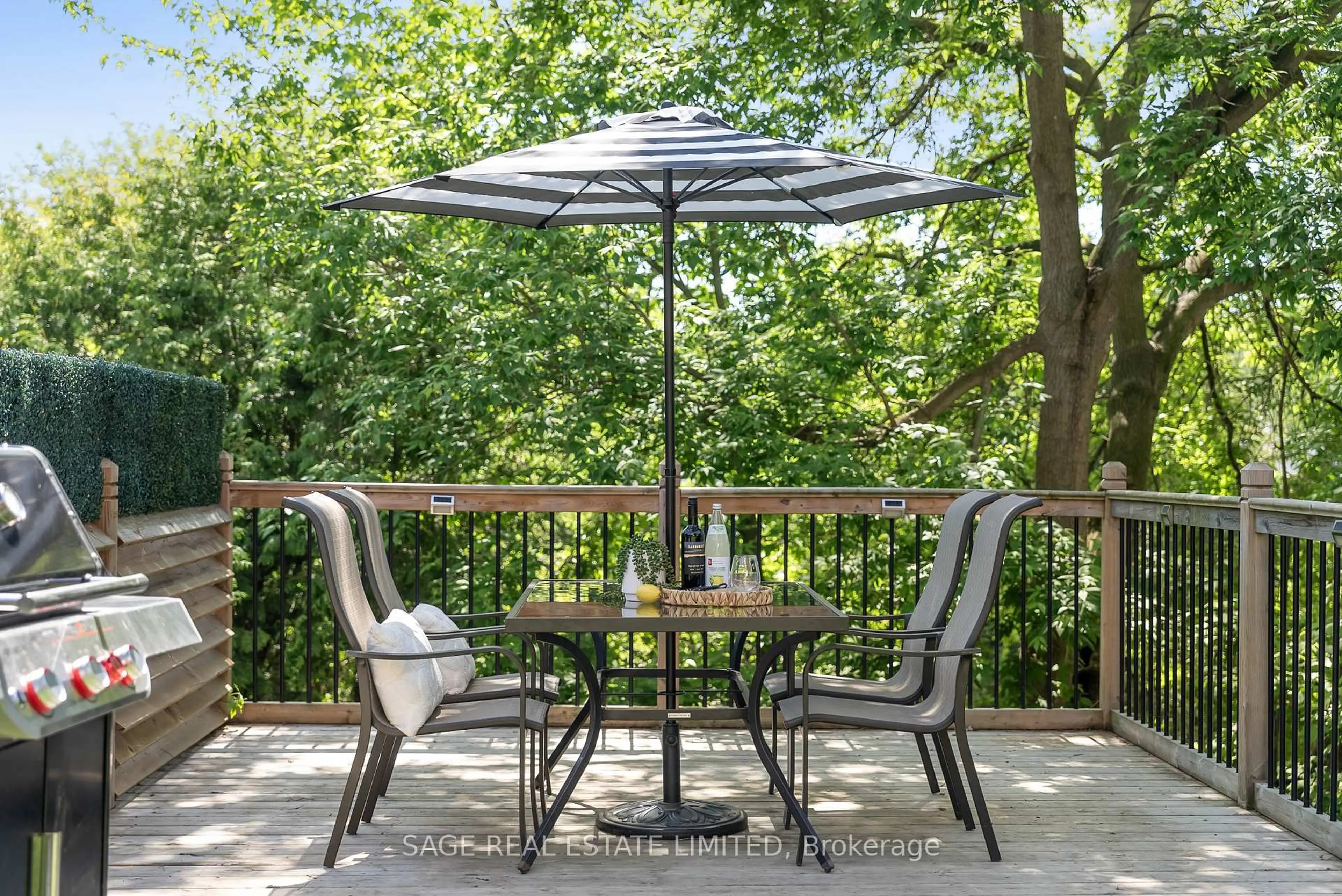 Patio, unknown for 4047 Old Dundas St, Toronto Ontario M6S 2R5