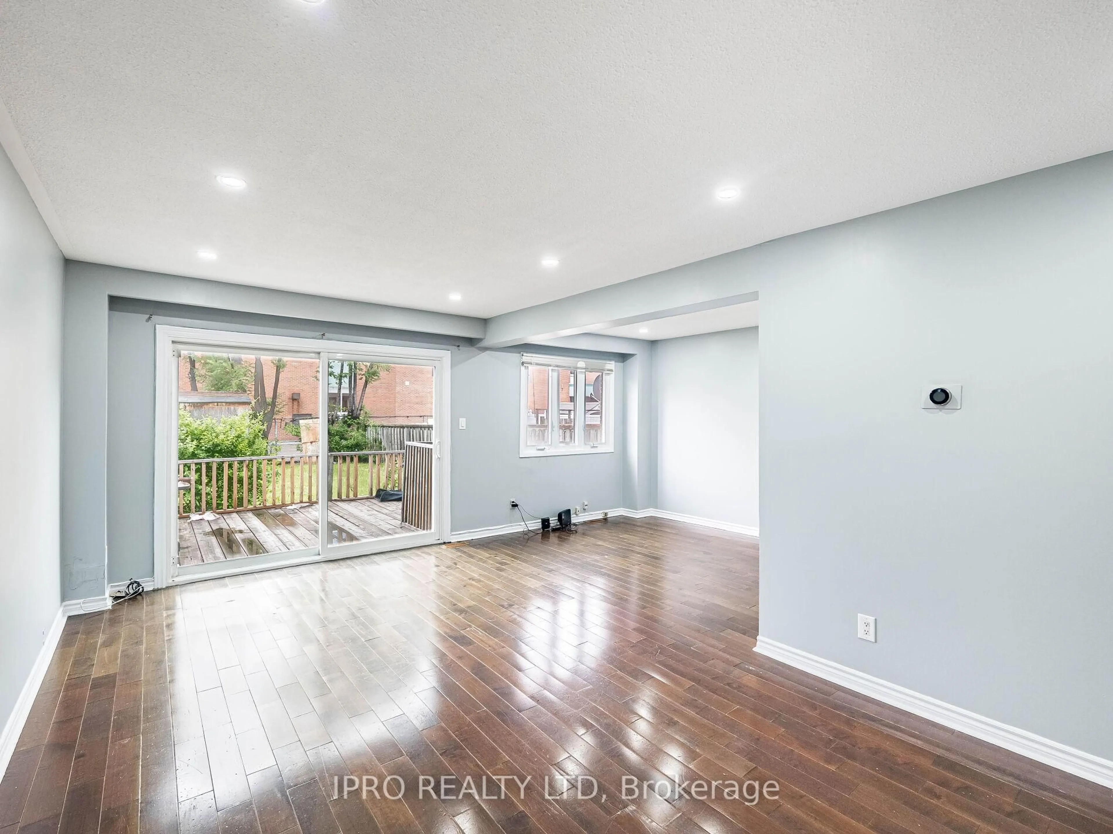 A pic of a room for 7458 Catalpa Rd, Mississauga Ontario L4T 2T3