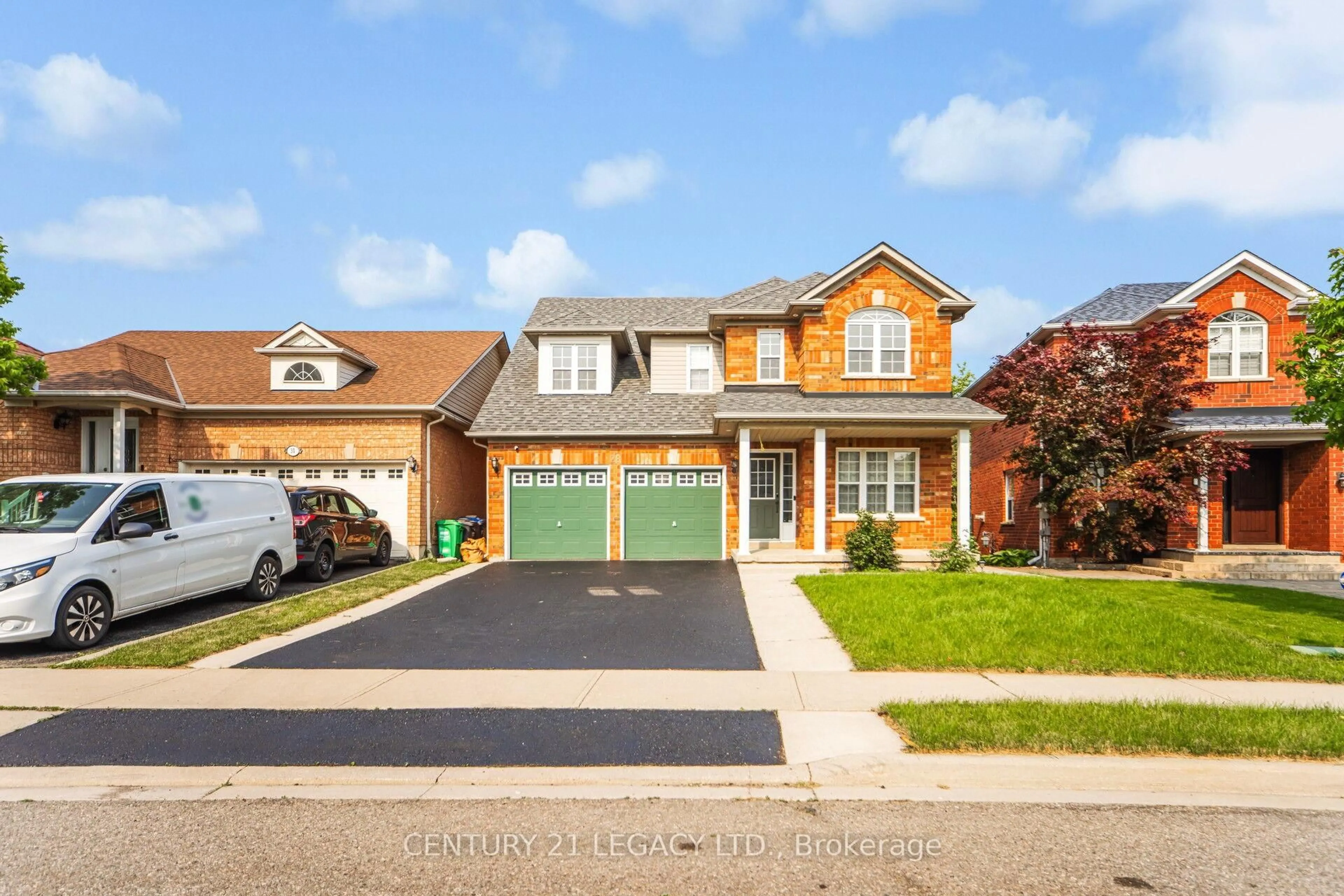 Home with brick exterior material, street for 28 Sunnybrook Cres, Brampton Ontario L7A 1Y2