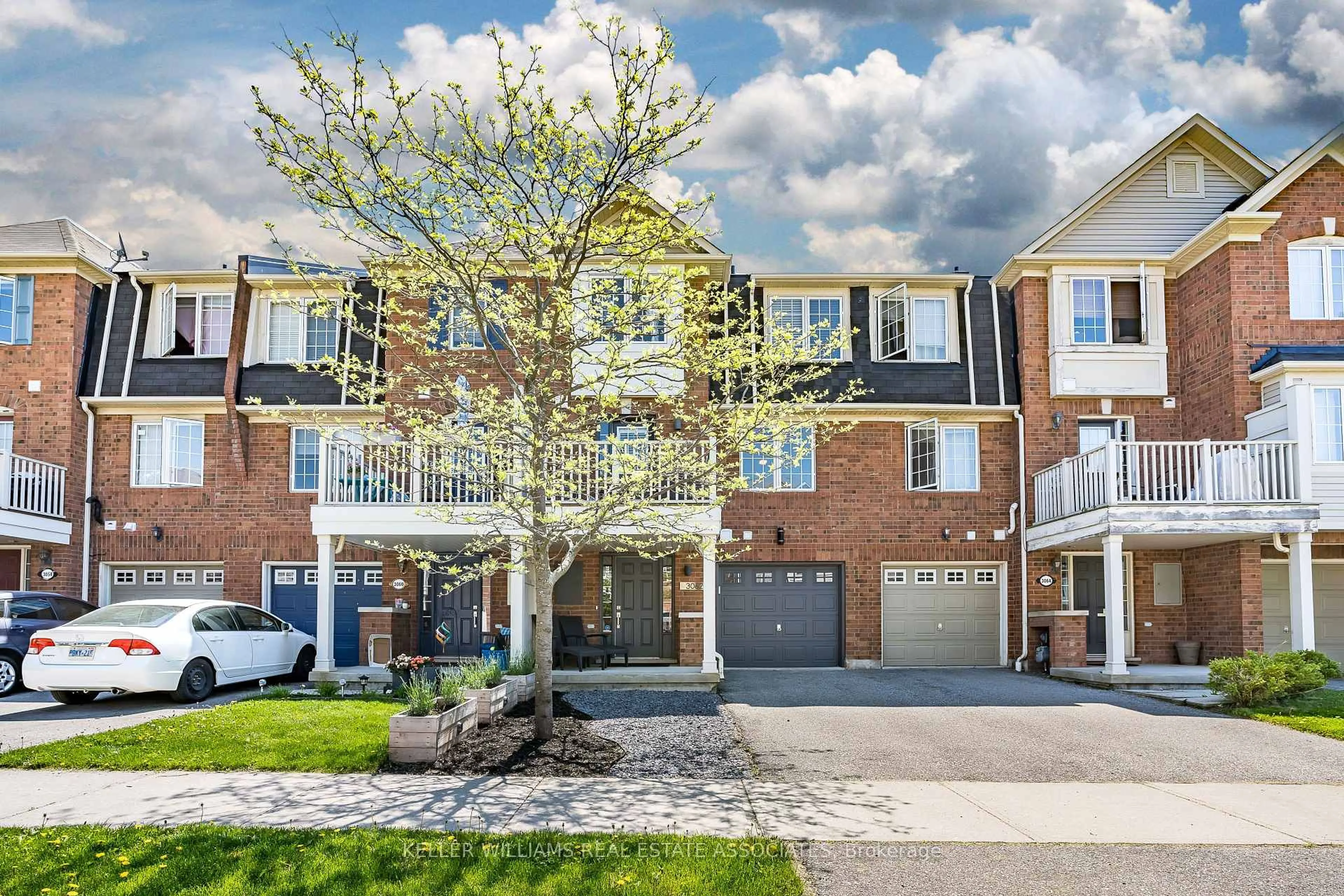 Home with brick exterior material, street for 3062 Dewridge Ave, Oakville Ontario L6M 5J1