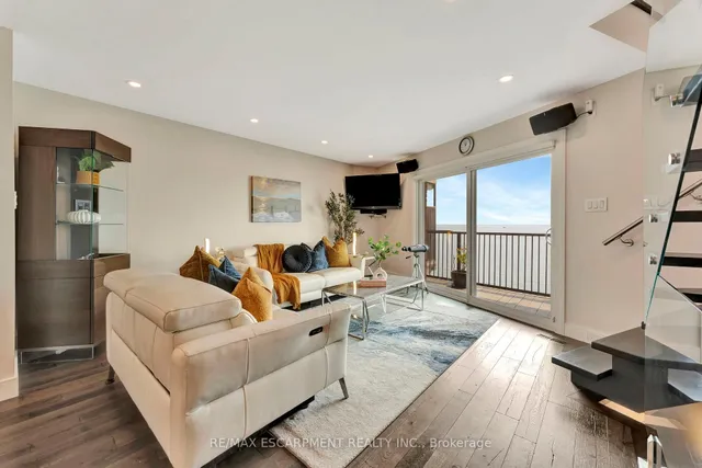 Additional property image - 2136 Old Lakeshore Rd Unit 3