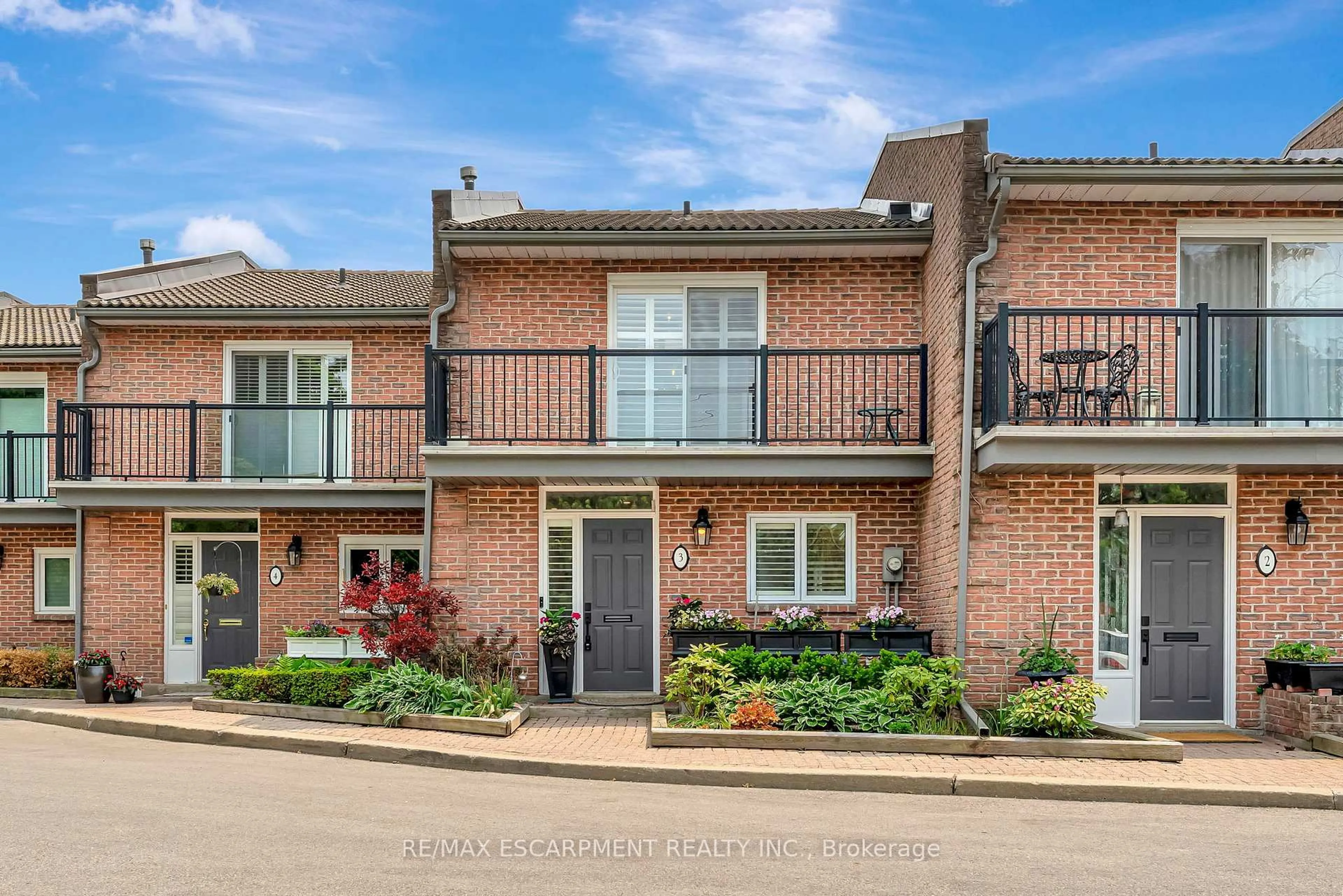 Home with brick exterior material, street for 2136 Old Lakeshore Rd #3, Burlington Ontario L7R 1A3