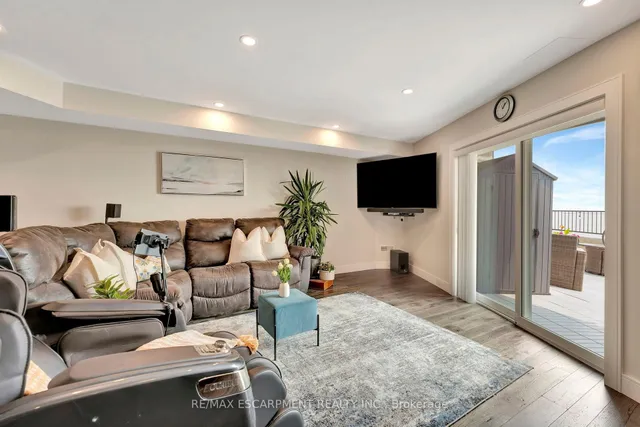 Additional property image - 2136 Old Lakeshore Rd Unit 3