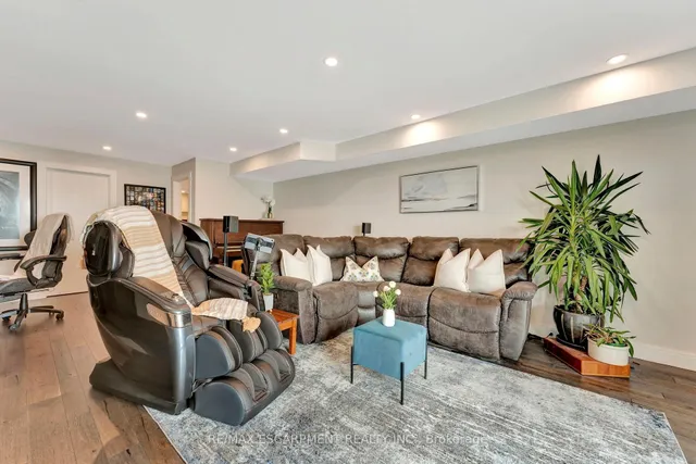 Additional property image - 2136 Old Lakeshore Rd Unit 3