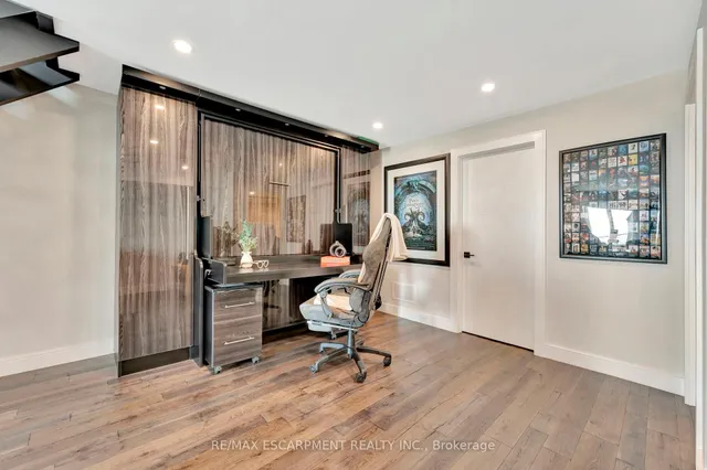 Additional property image - 2136 Old Lakeshore Rd Unit 3