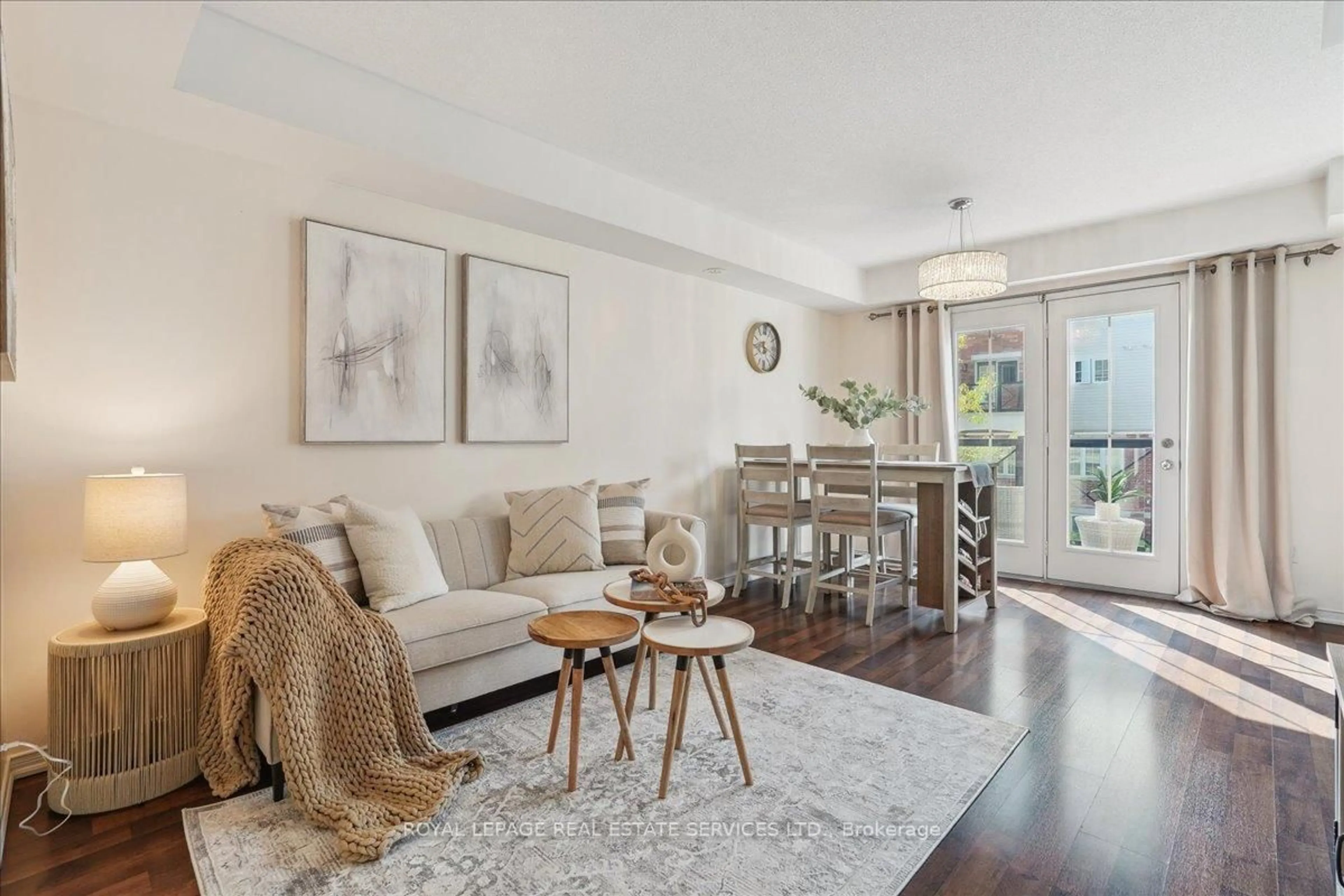 Living room with furniture, unknown for 2464 POST Rd #9, Oakville Ontario L6H 0J2