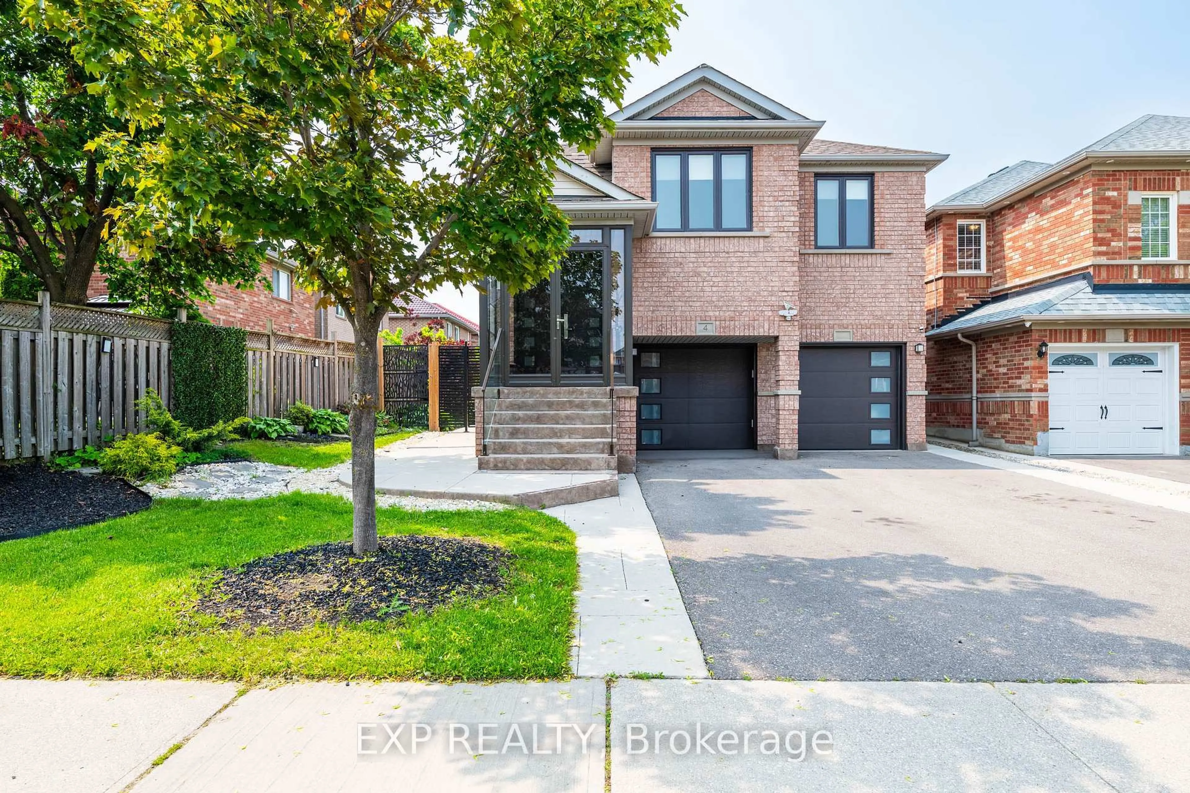 Home with brick exterior material, street for 4 Silverbell Crt, Brampton Ontario L7A 3V3