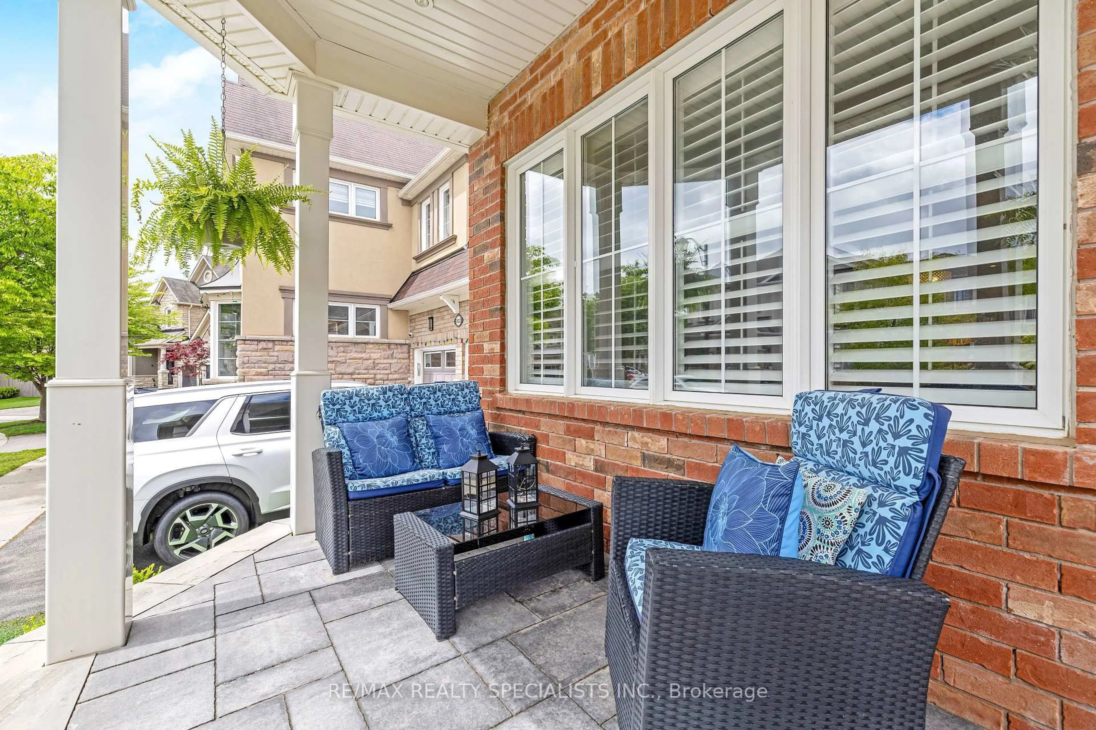 Patio, street for 918 Drysdale Cres, Milton Ontario L9T 8K1