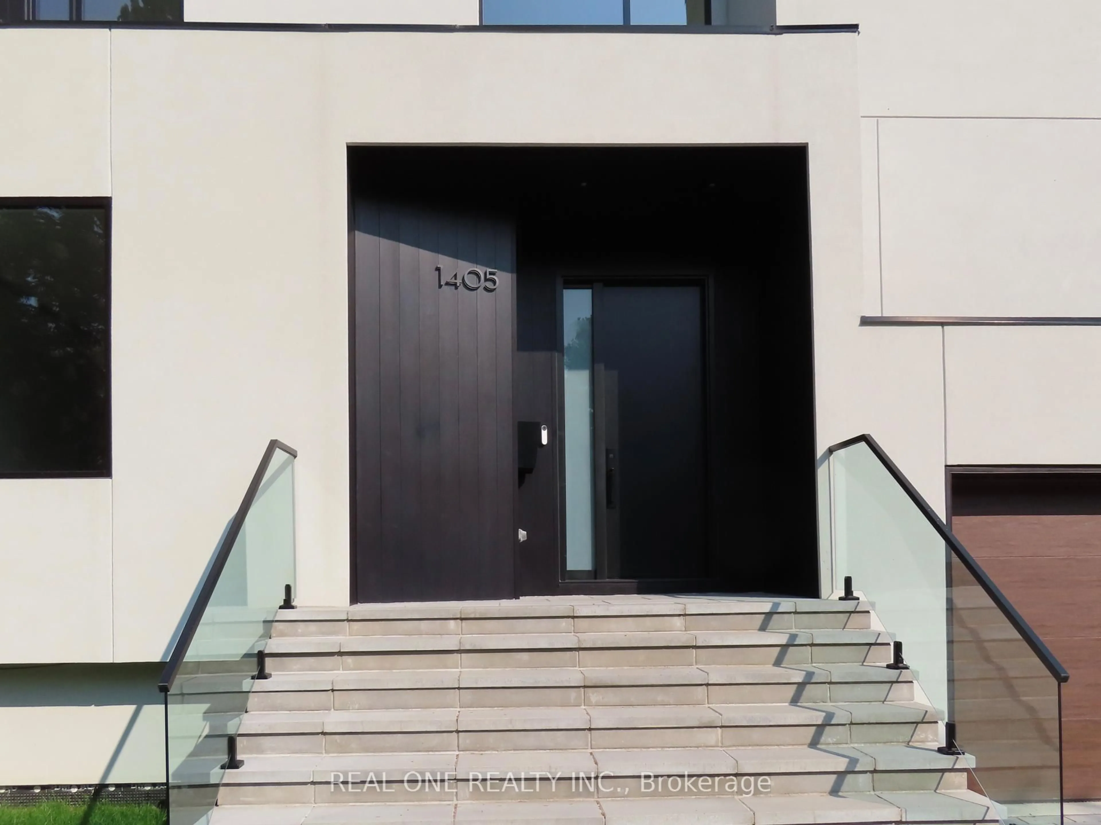 Indoor foyer for 1405 ACTON Cres, Oakville Ontario L6J 2S6