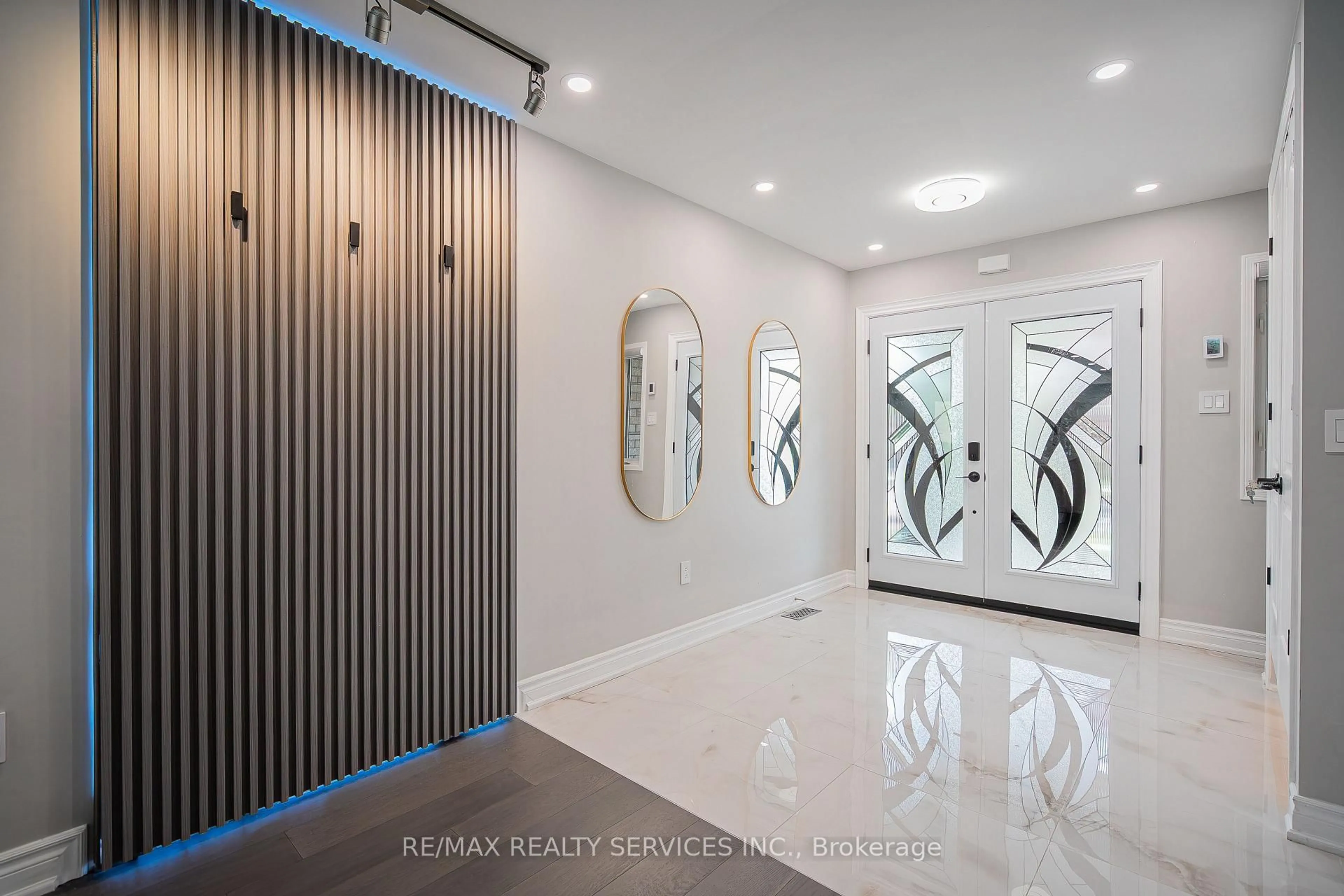 Unknown for 2020 Quinte St, Burlington Ontario L7L 7B6