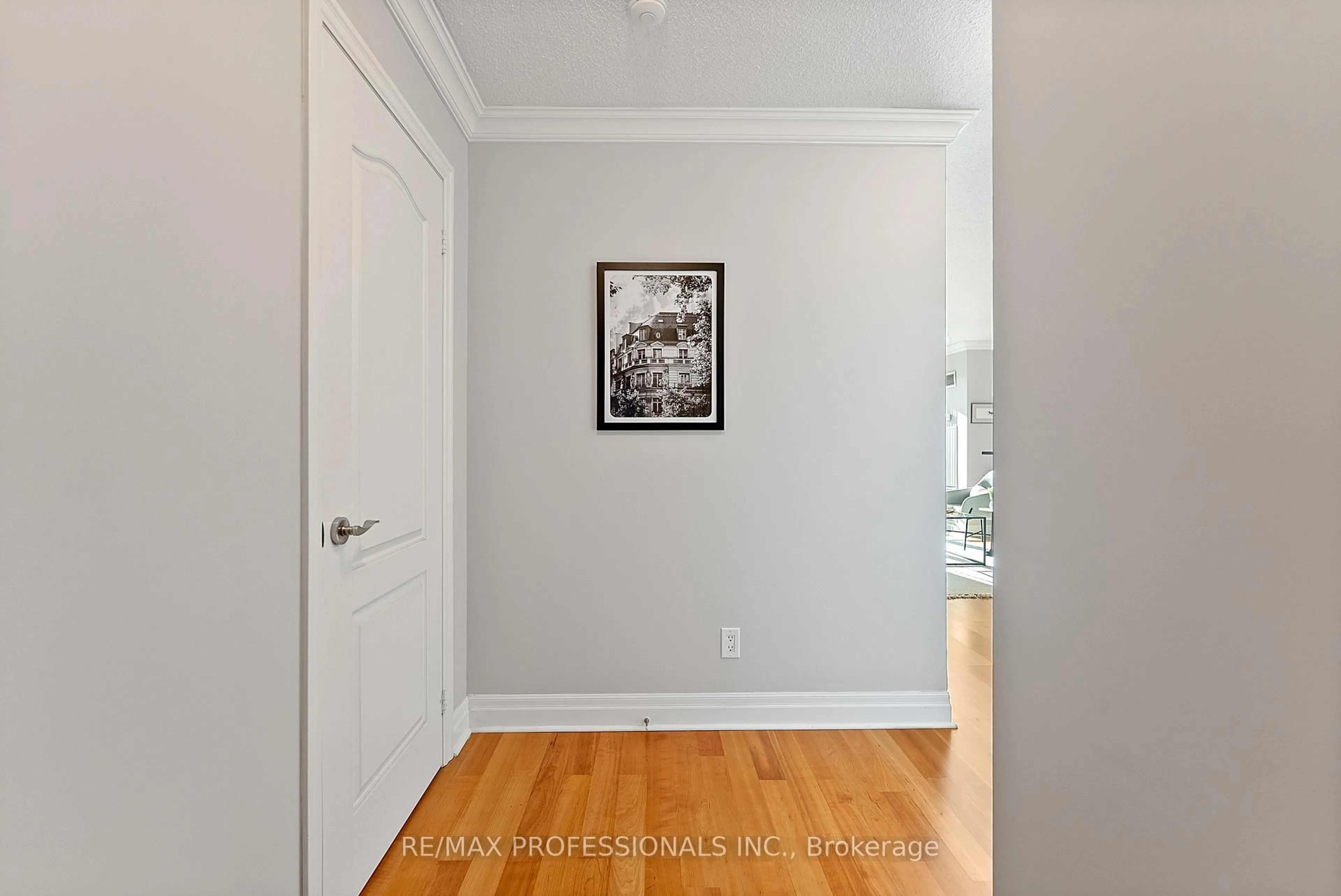 Indoor entryway for 2121 Lake Shore Blvd #1004, Toronto Ontario M8V 2E9