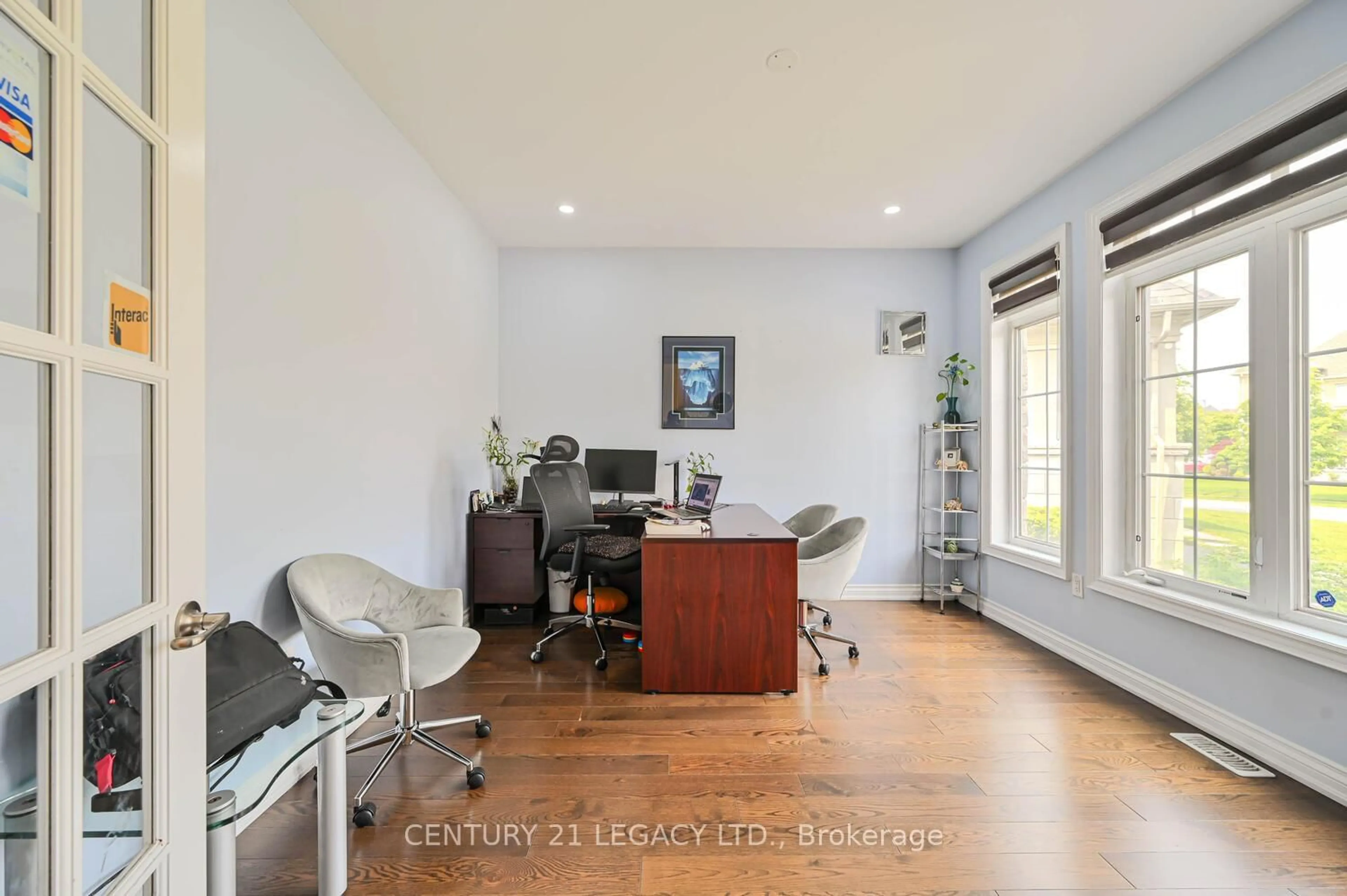 A pic of a room for 34 Cannington Cres, Brampton Ontario L6X 2Y5