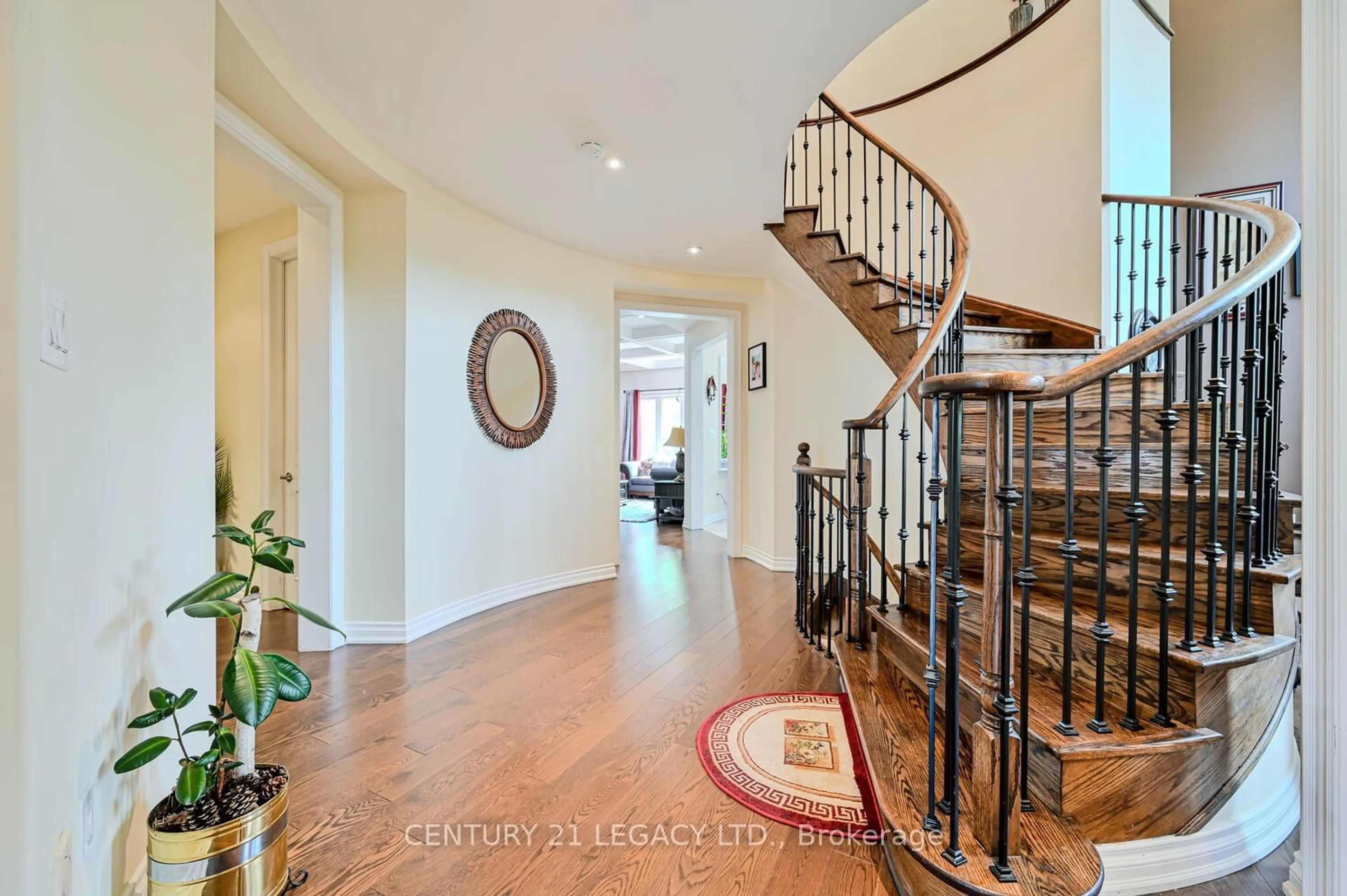 Indoor entryway for 34 Cannington Cres, Brampton Ontario L6X 2Y5