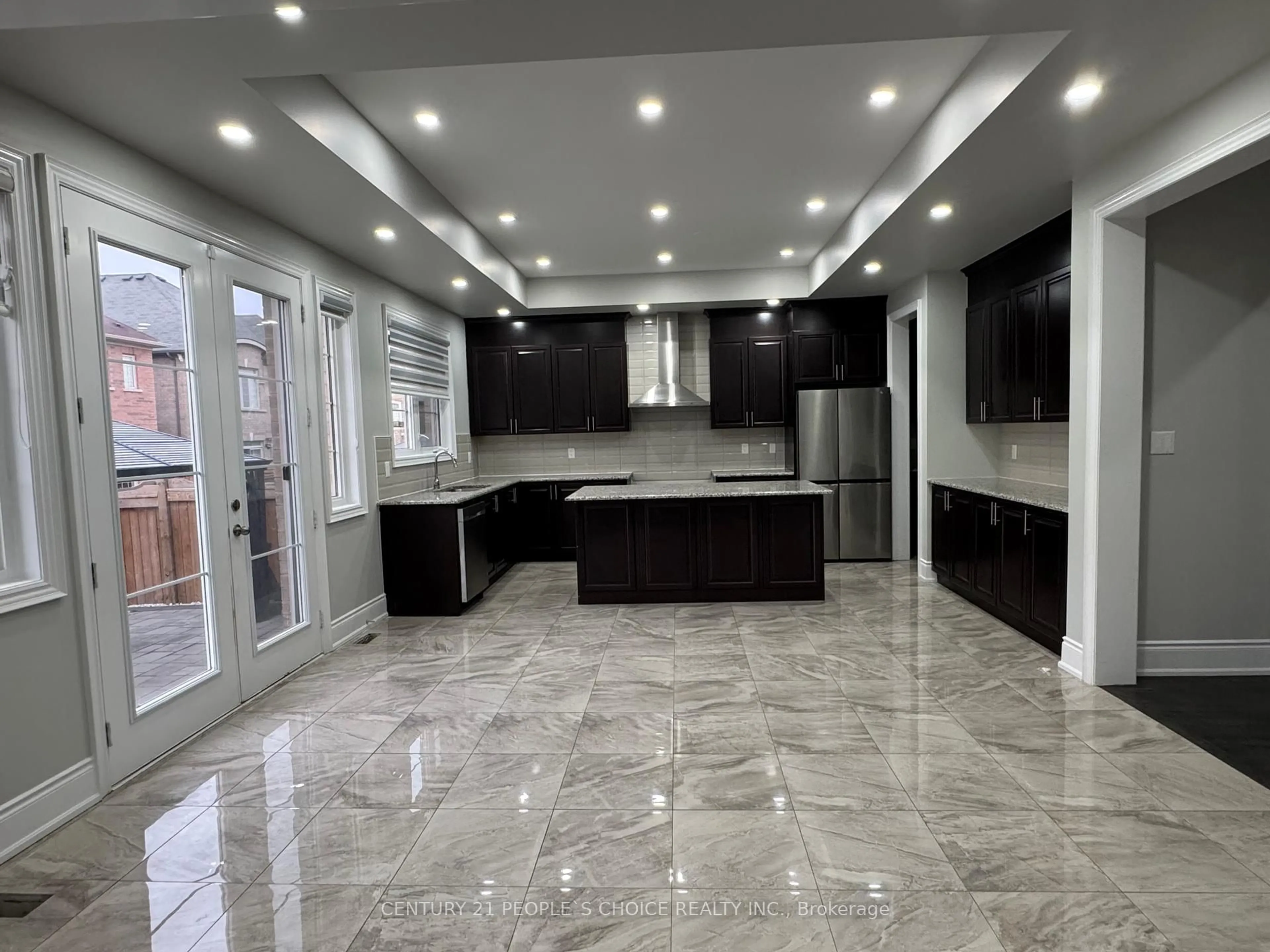 Open concept kitchen, ceramic/tile floor for 41 Trail Rider Dr, Brampton Ontario L6P 4J9