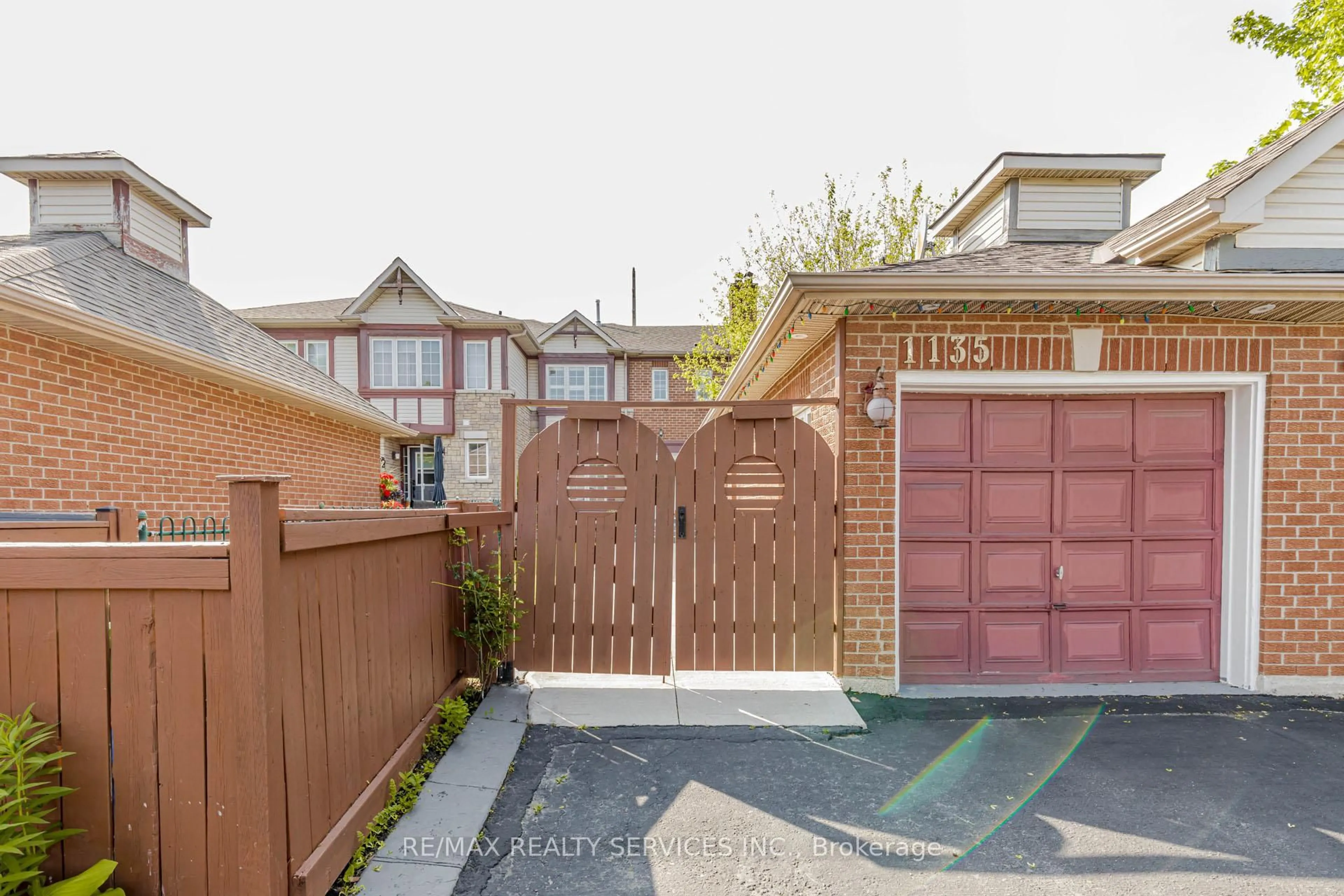 Home with brick exterior material, street for 1135 Bellarosa Lane, Mississauga Ontario L5V 1L3
