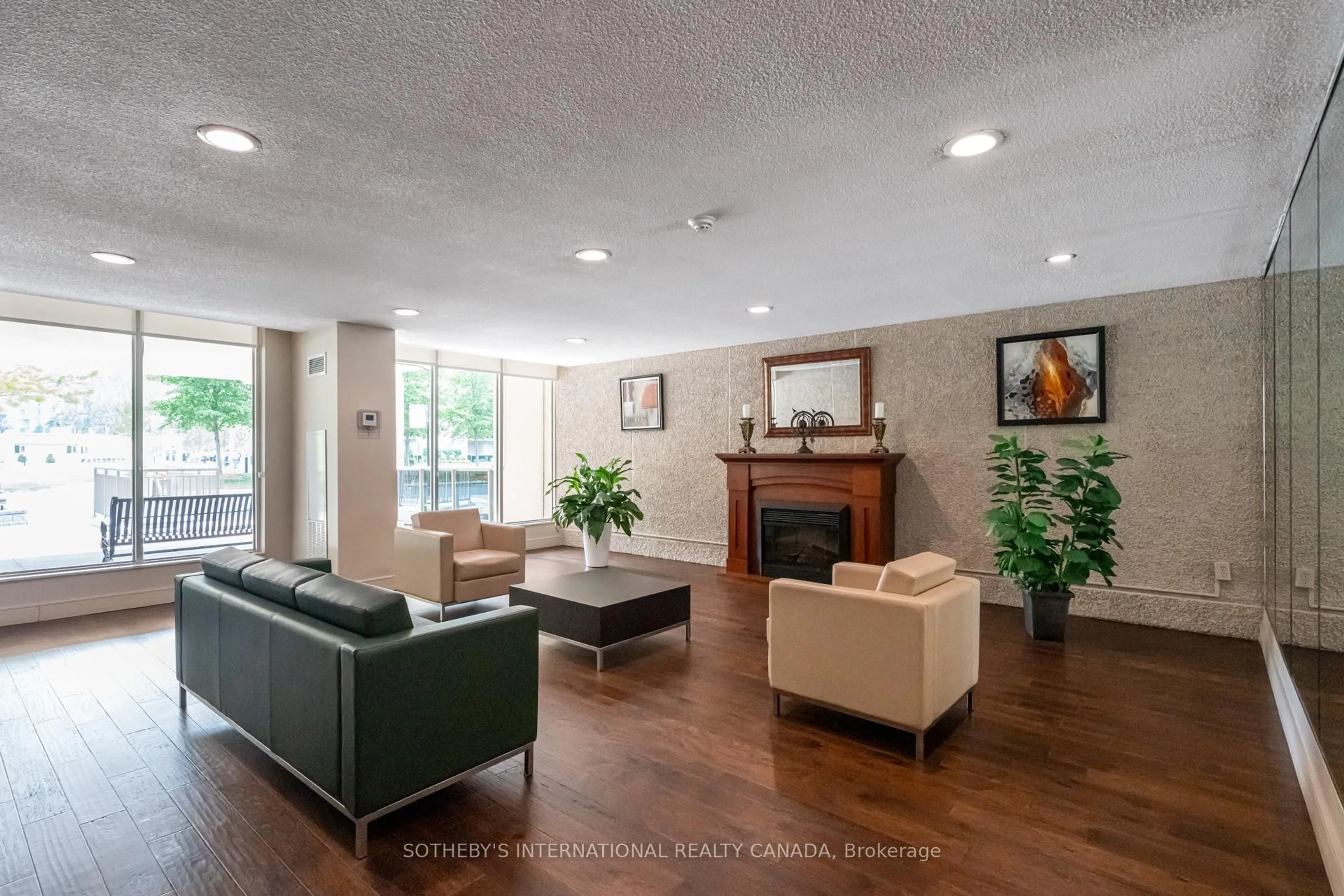 Unknown for 812 Burnhamthorpe Rd #1408, Toronto Ontario M9C 4W1