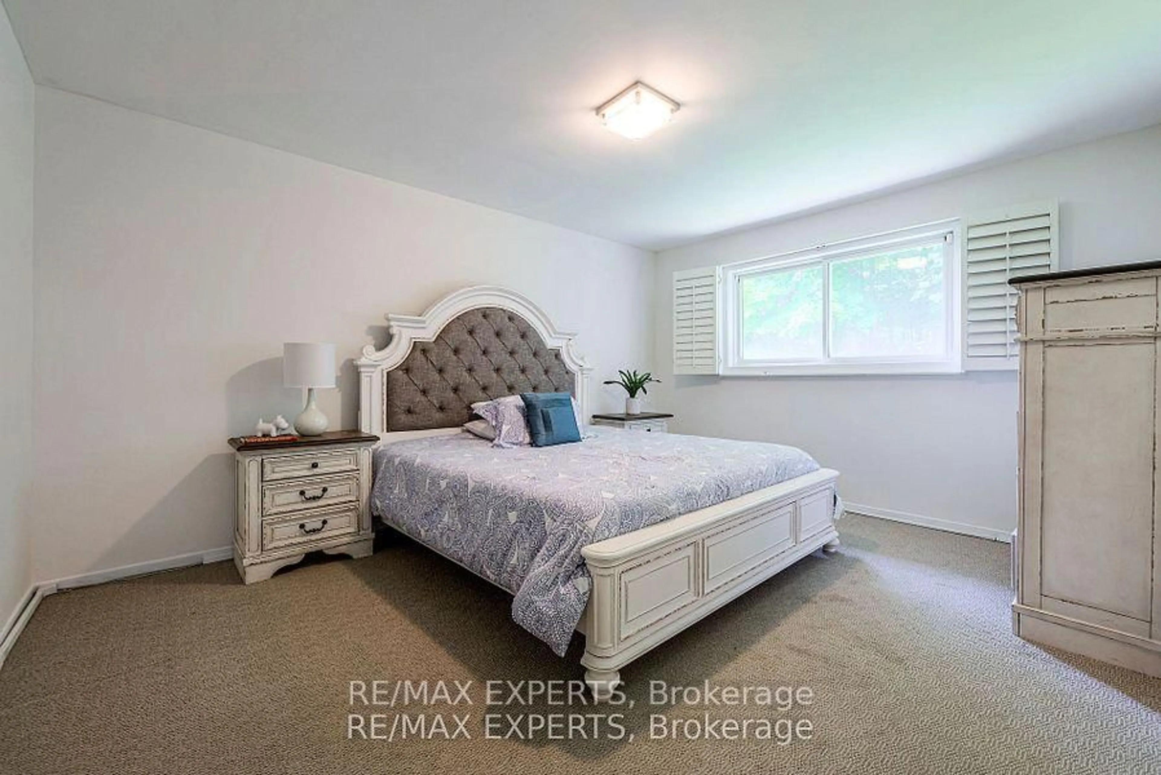 Bedroom with bed, unknown for 17 Keily Cres, Caledon Ontario L7E 0R3