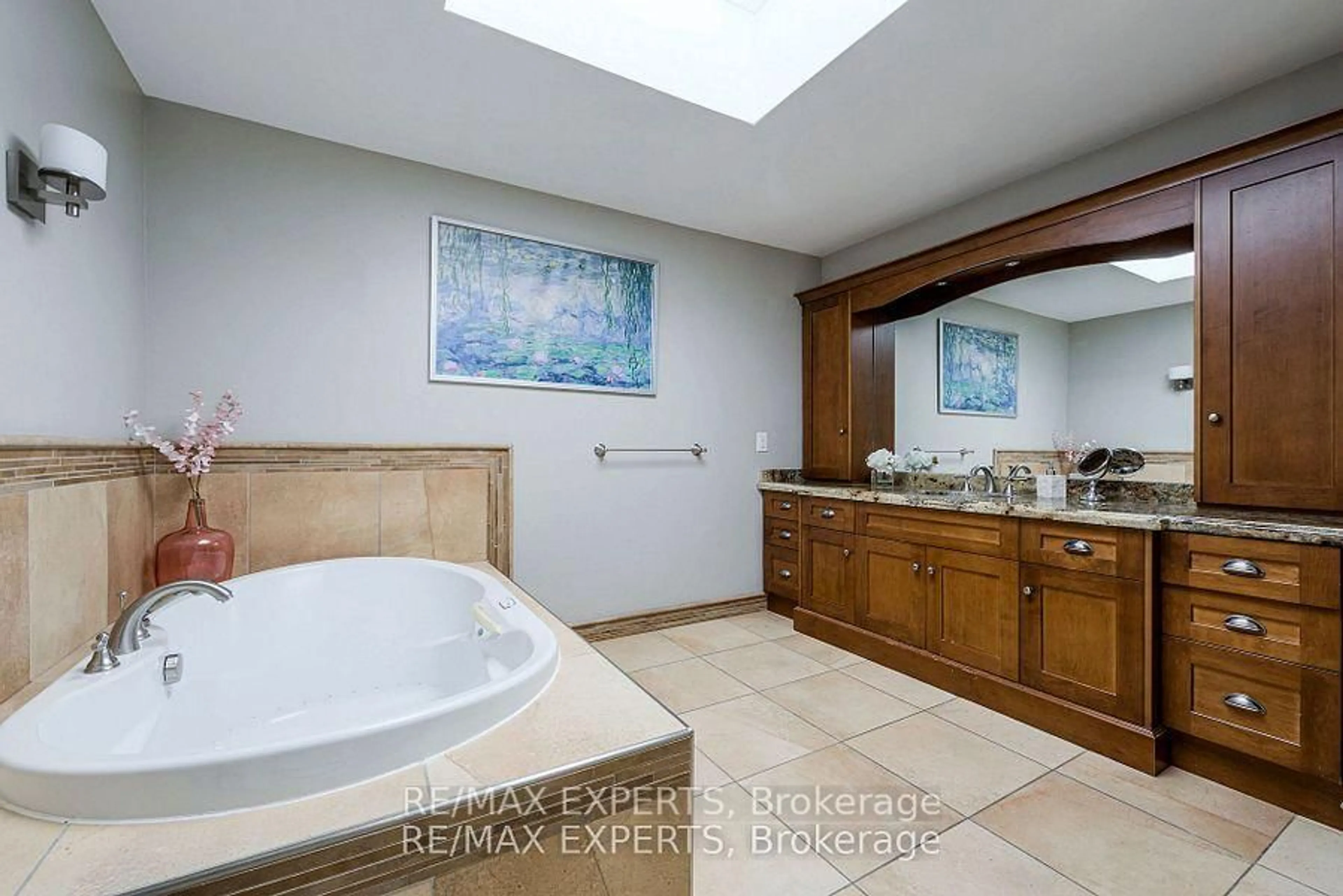 Contemporary bathroom, ceramic/tile floor for 17 Keily Cres, Caledon Ontario L7E 0R3