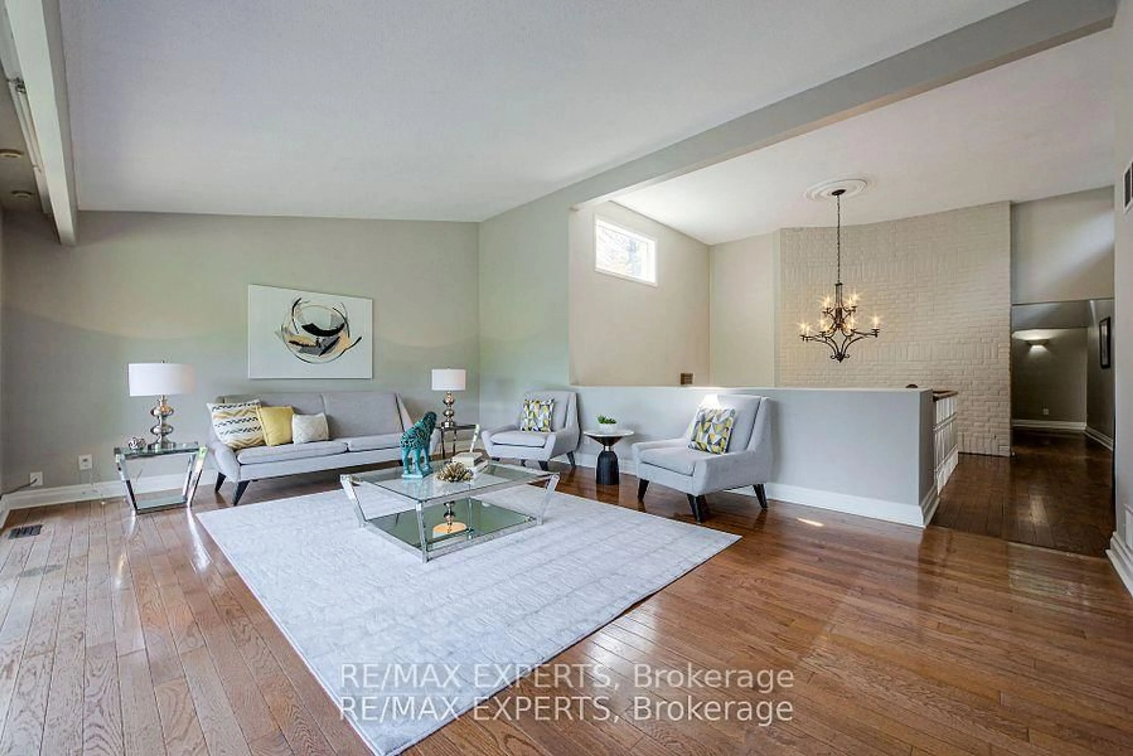 Living room with furniture, unknown for 17 Keily Cres, Caledon Ontario L7E 0R3