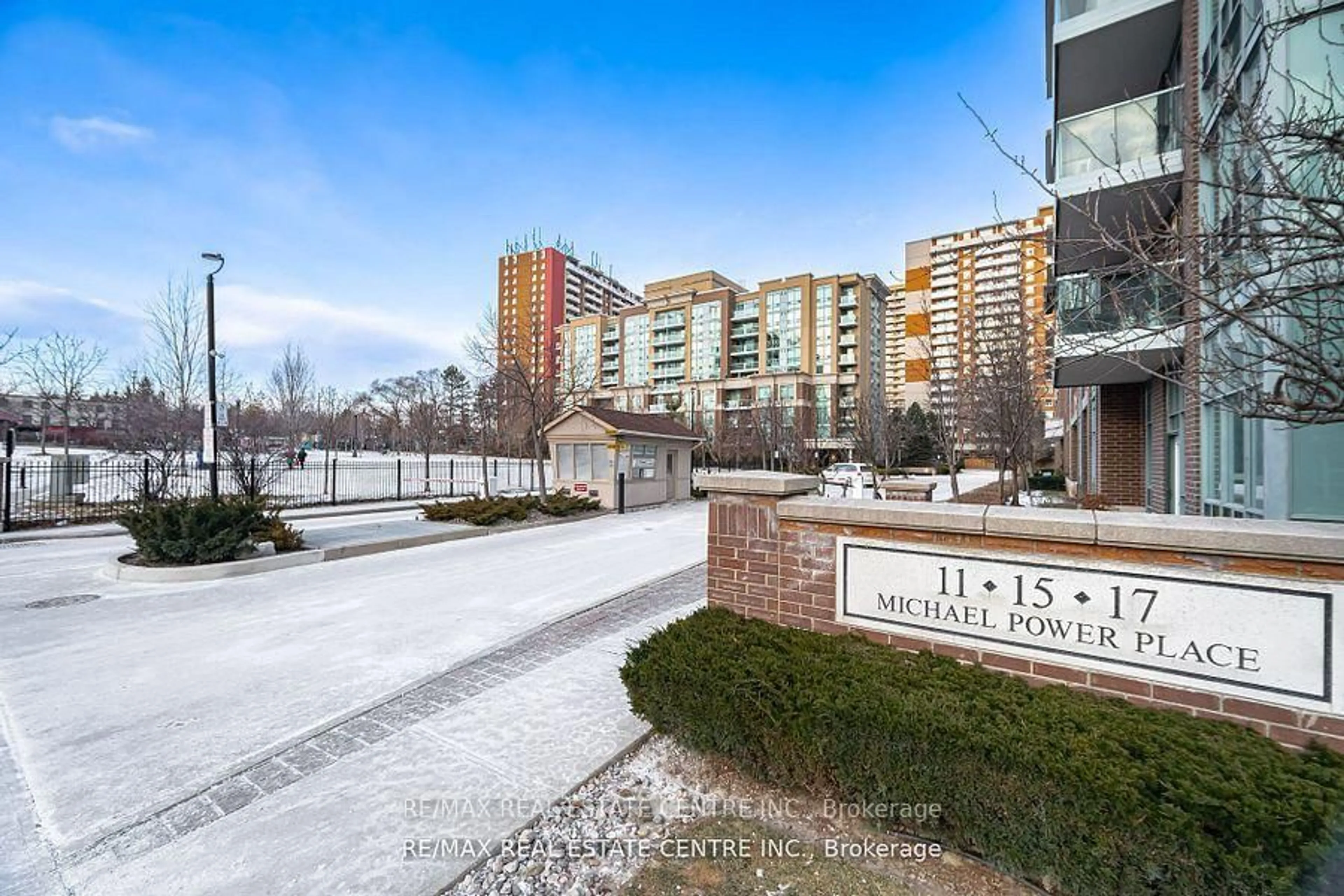 Unknown for 17 Michael Power Pl #606, Toronto Ontario M9A 5G5