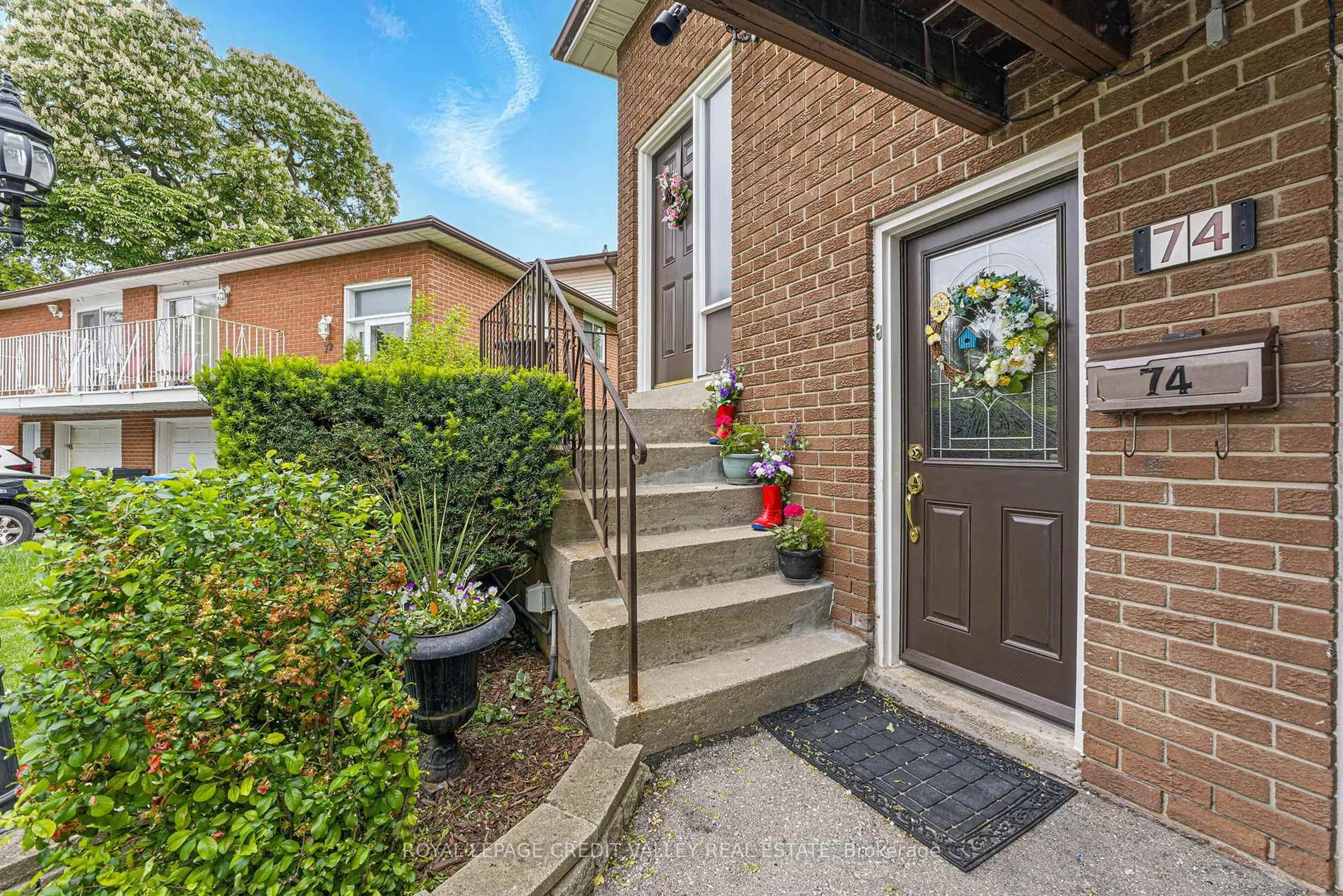Unknown for 74 Roseville Dr, Brampton Ontario L6Y 2G8