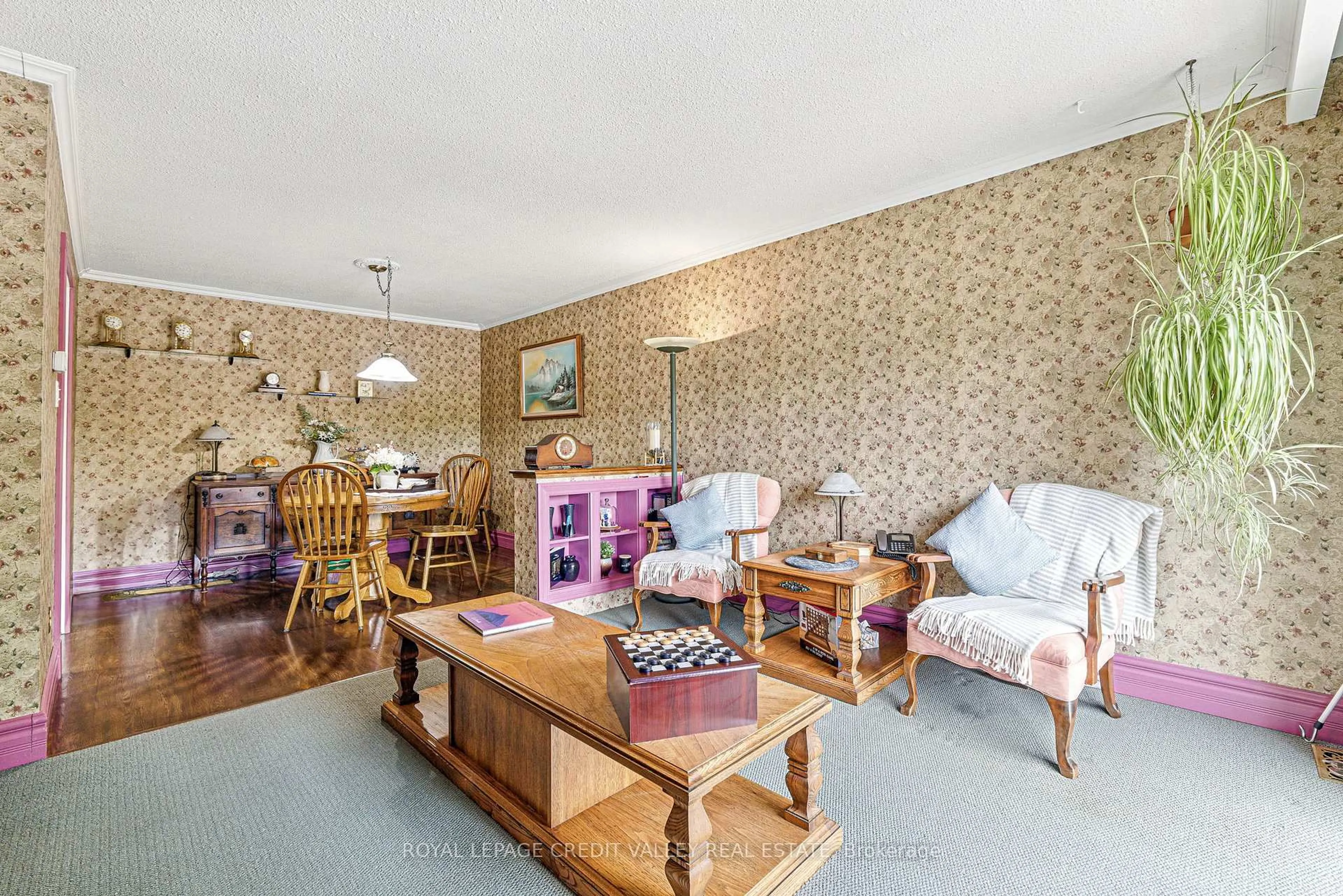 Living room with furniture, unknown for 74 Roseville Dr, Brampton Ontario L6Y 2G8
