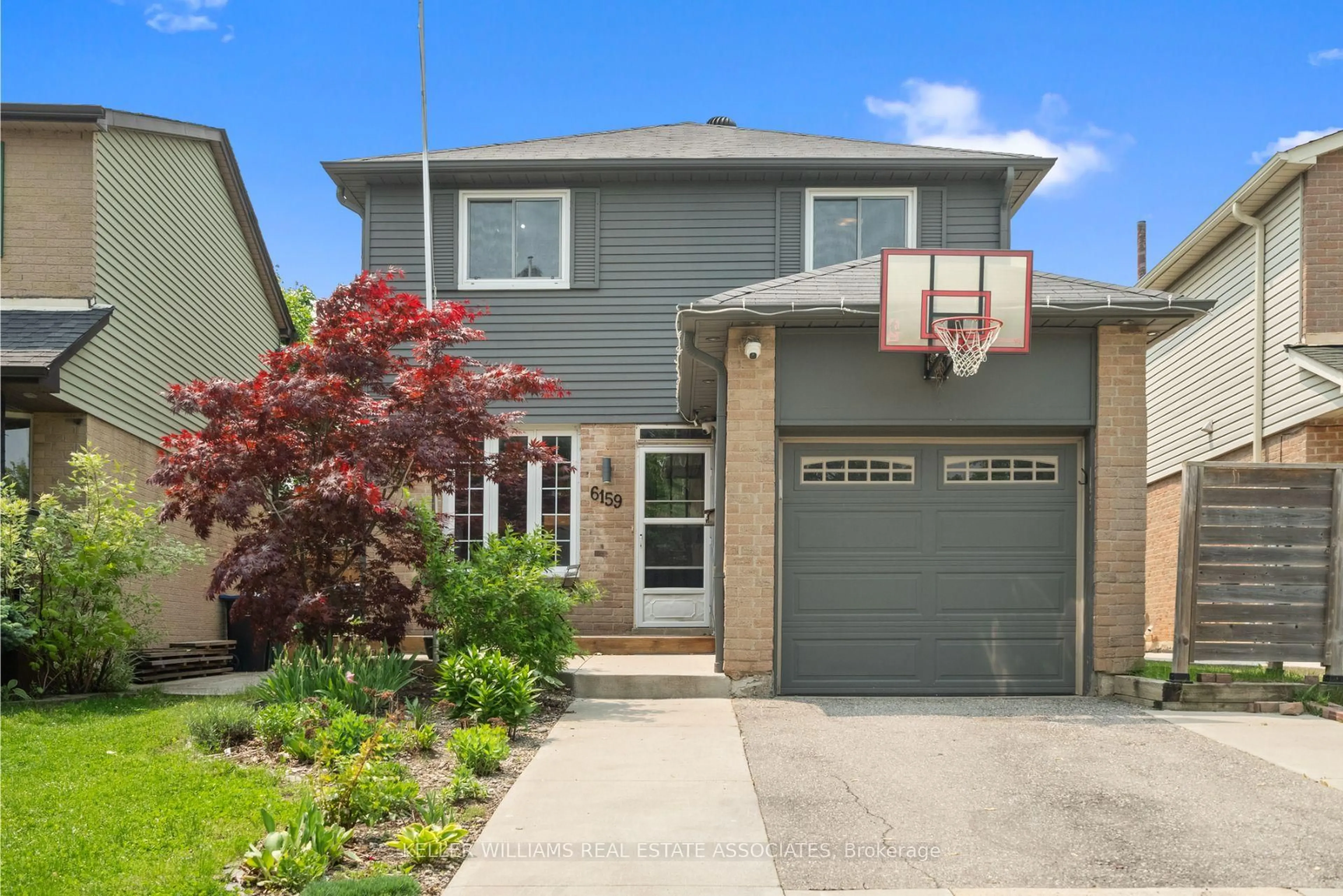 Home with brick exterior material, street for 6159 Fullerton Cres, Mississauga Ontario L5N 3A3