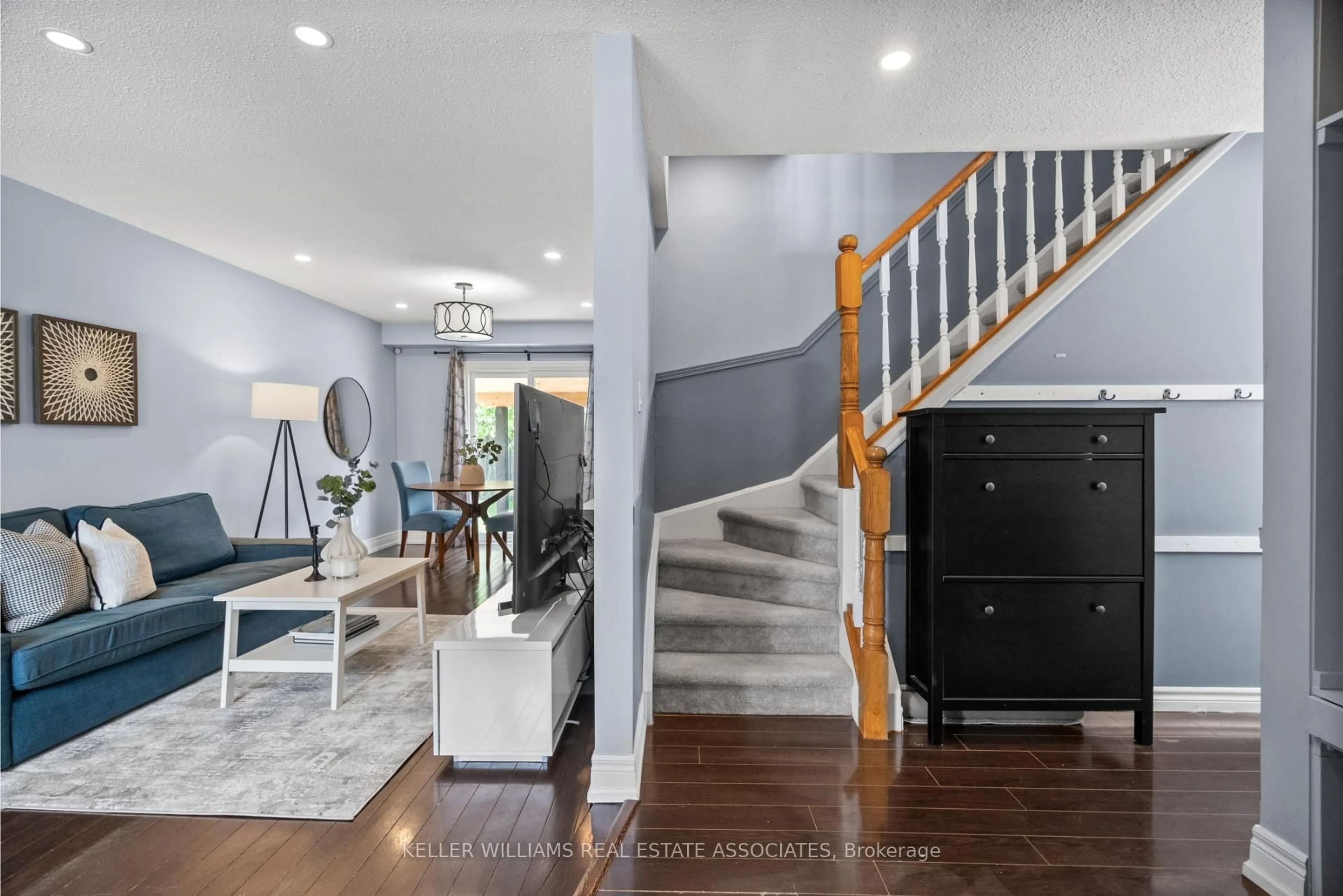 Indoor entryway for 6159 Fullerton Cres, Mississauga Ontario L5N 3A3