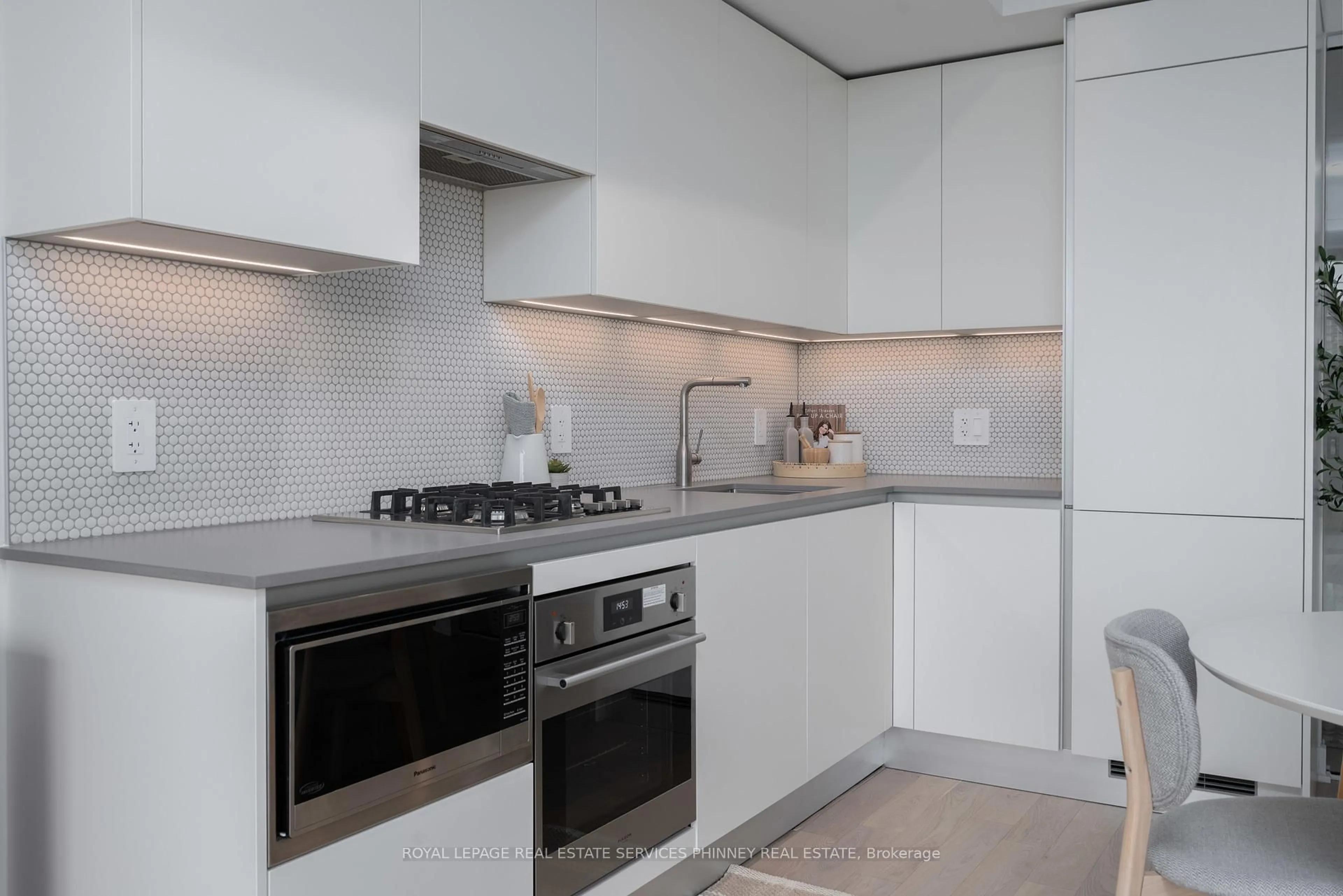 Standard kitchen, unknown for 2720 Dundas St #515, Toronto Ontario M6P 0C3