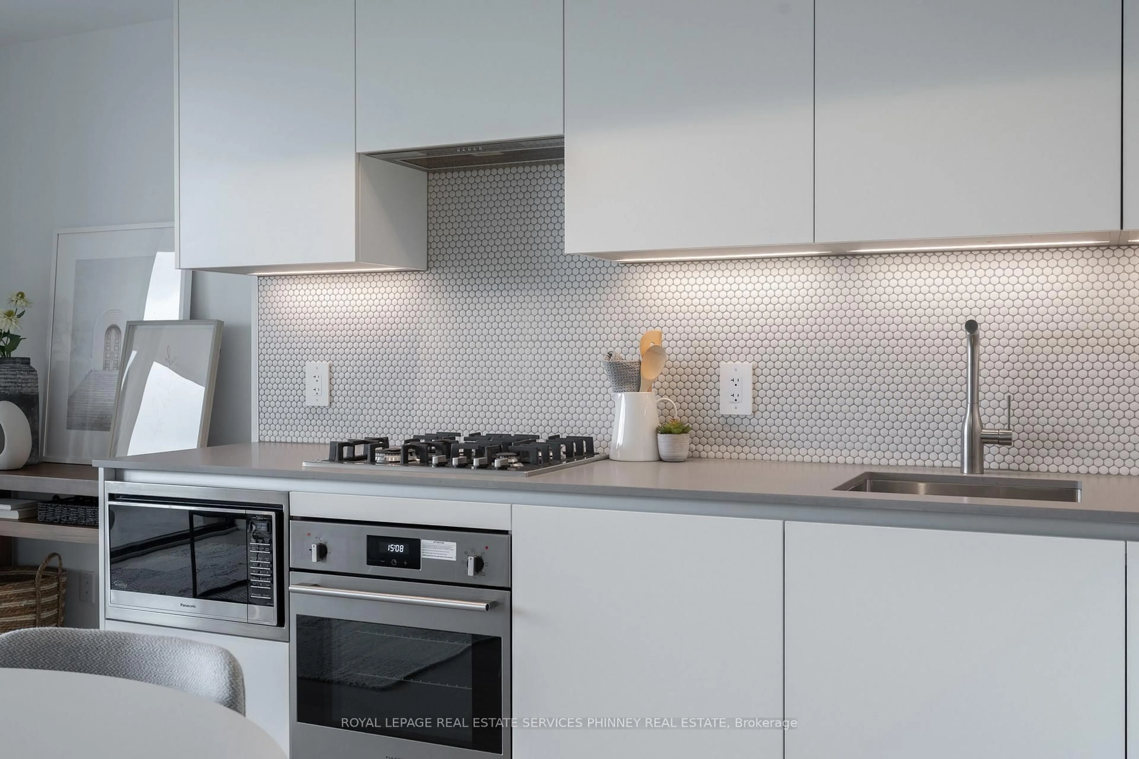 Standard kitchen, unknown for 2720 Dundas St #515, Toronto Ontario M6P 0C3