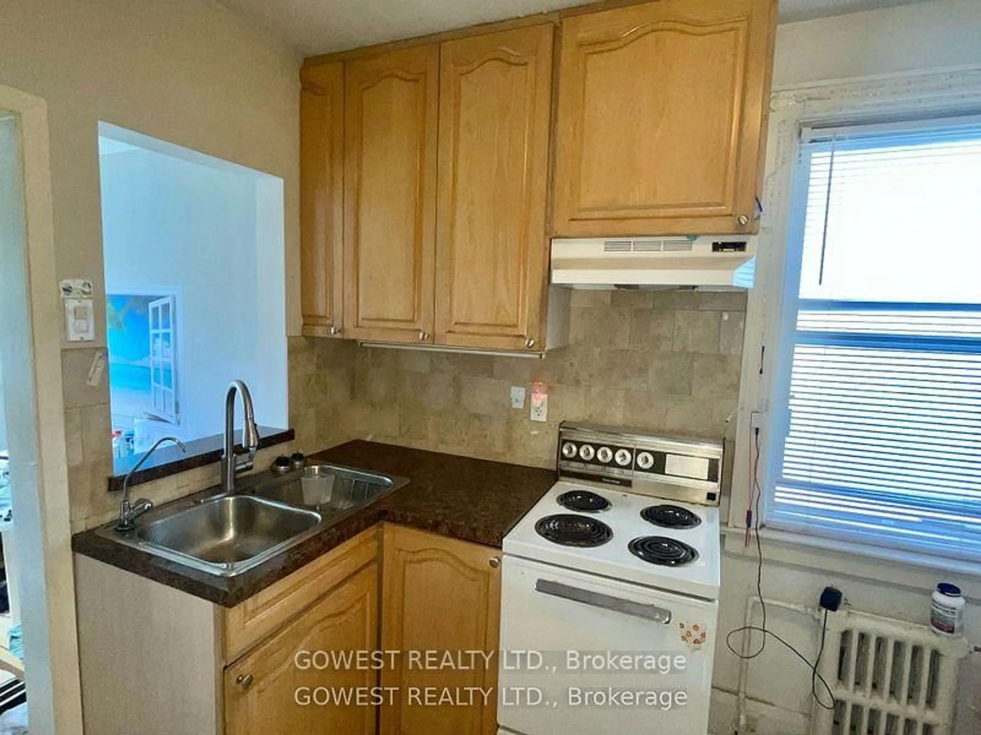 Standard kitchen, unknown for 17 Elma St, Toronto Ontario M8V 1X9