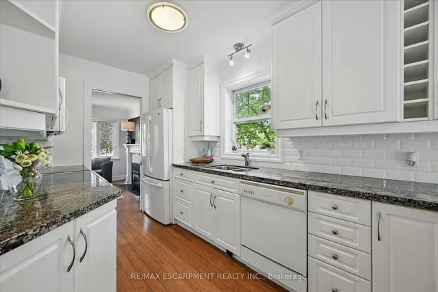Additional property image - 462 Woodland Ave