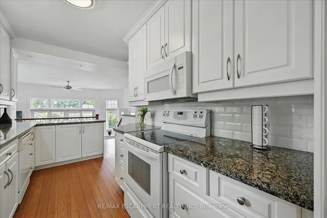 Additional property image - 462 Woodland Ave