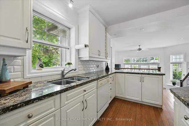 Additional property image - 462 Woodland Ave