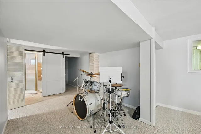 Additional property image - 462 Woodland Ave