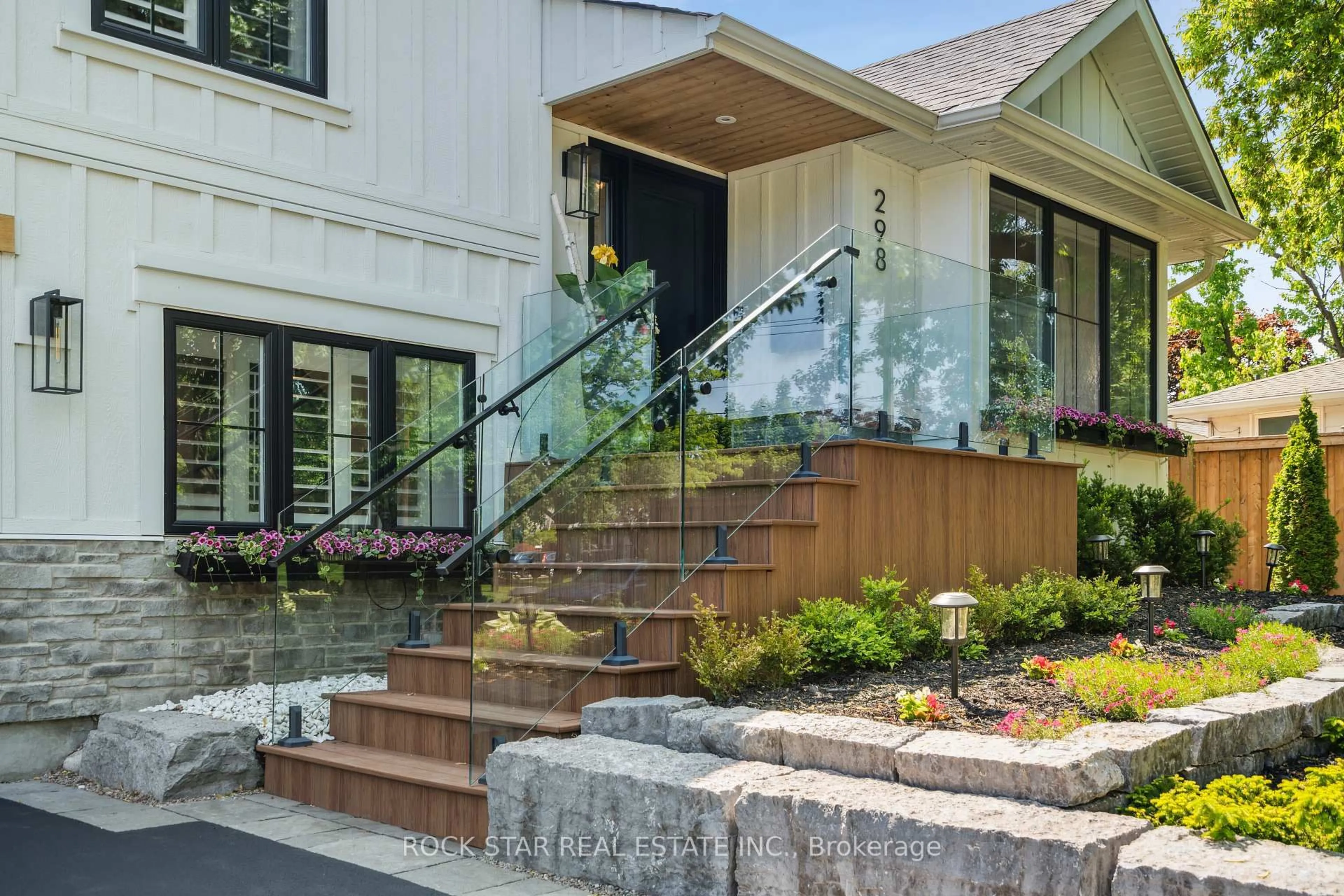 Unknown for 298 Kent Cres, Burlington Ontario L7L 4T1
