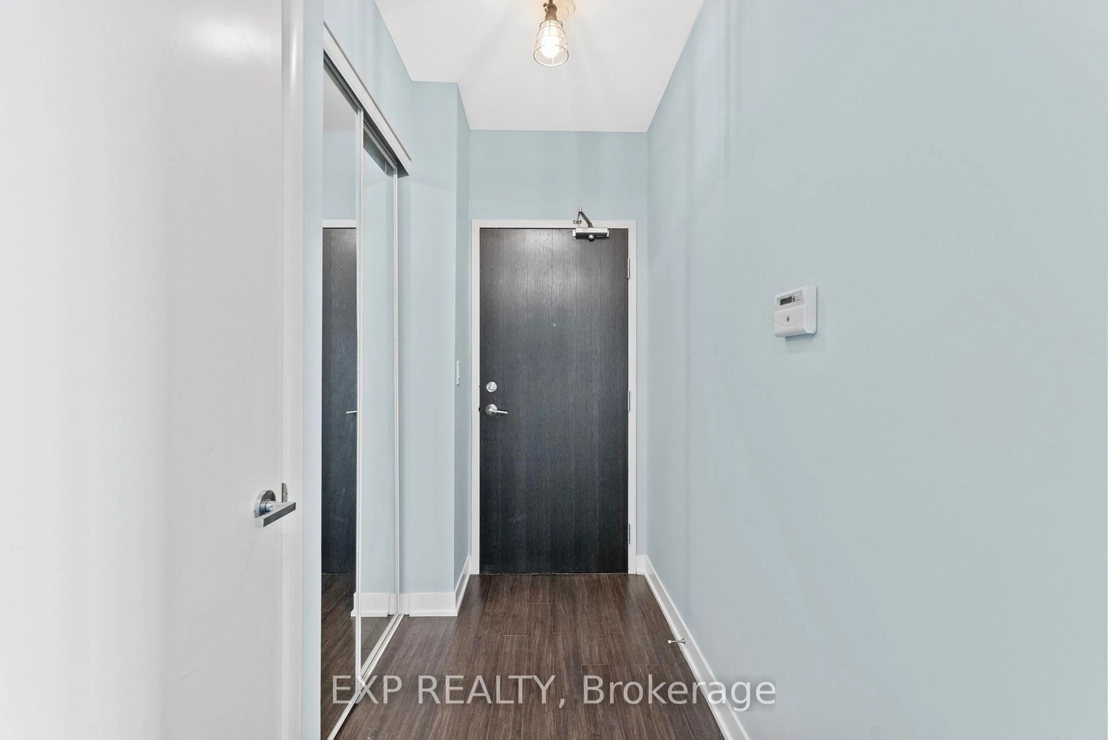 Indoor entryway for 165 Legion Rd #1932, Toronto Ontario M8Y 0B3