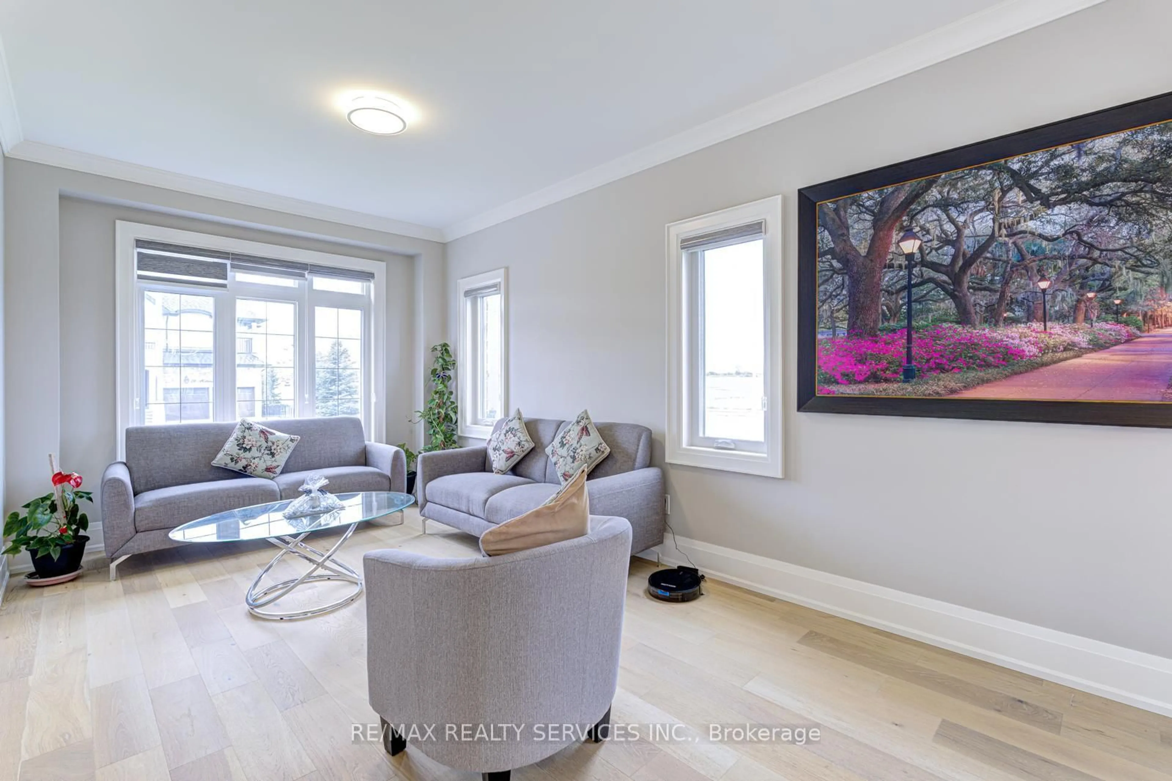 Living room with furniture, unknown for 25 Hibiscus Crt, Brampton Ontario L6R 0K6