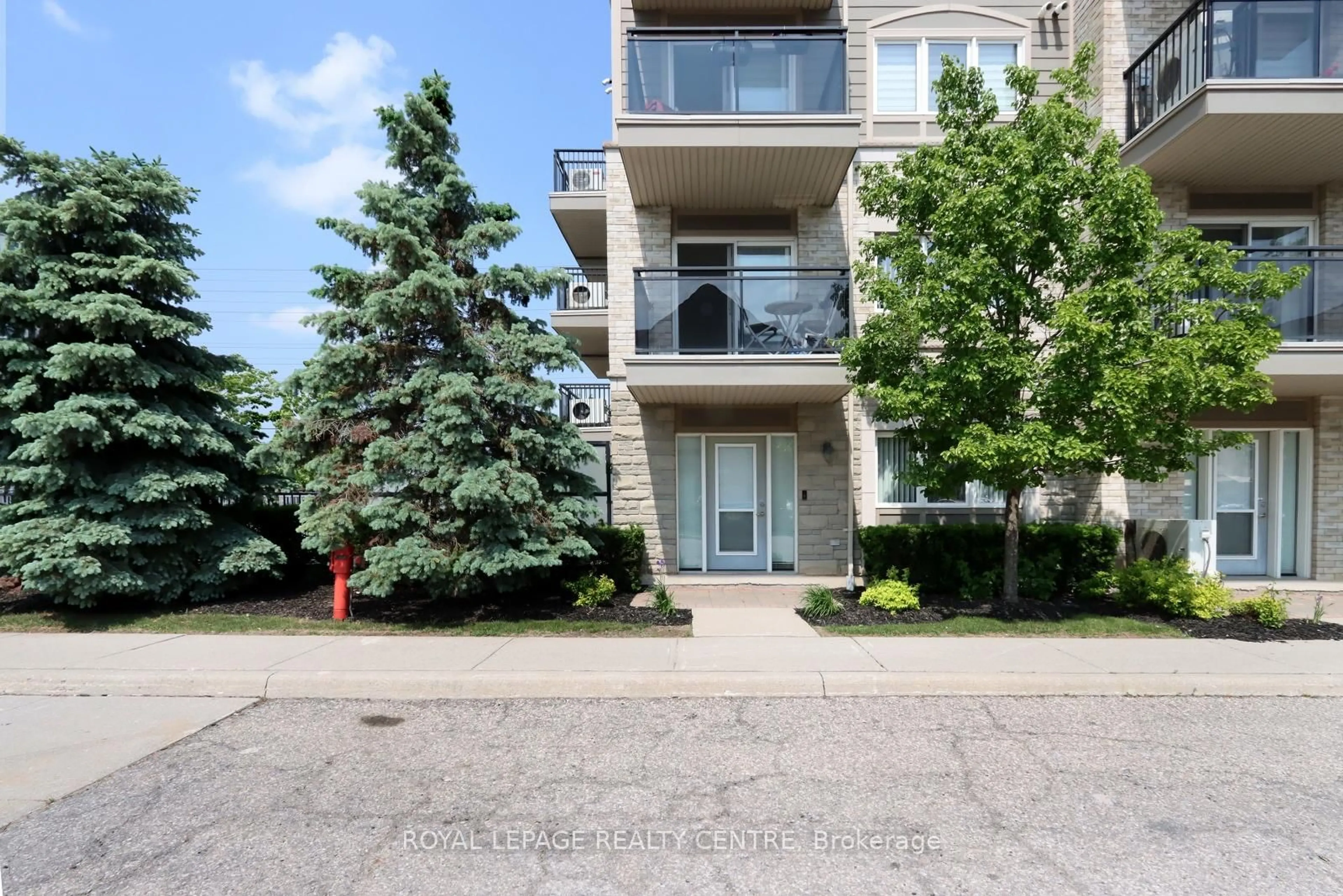 Patio, street for 5100 Winston Churchill Blvd #103, Mississauga Ontario L5M 0N9