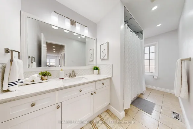 Additional property image - 949 Zelinsky Cres