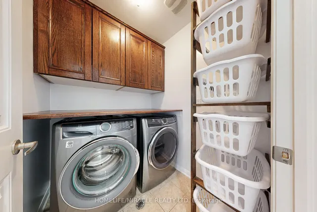 Additional property image - 949 Zelinsky Cres