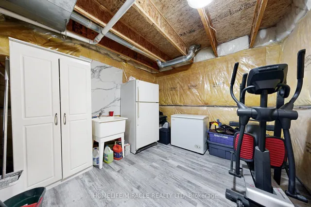 Additional property image - 949 Zelinsky Cres
