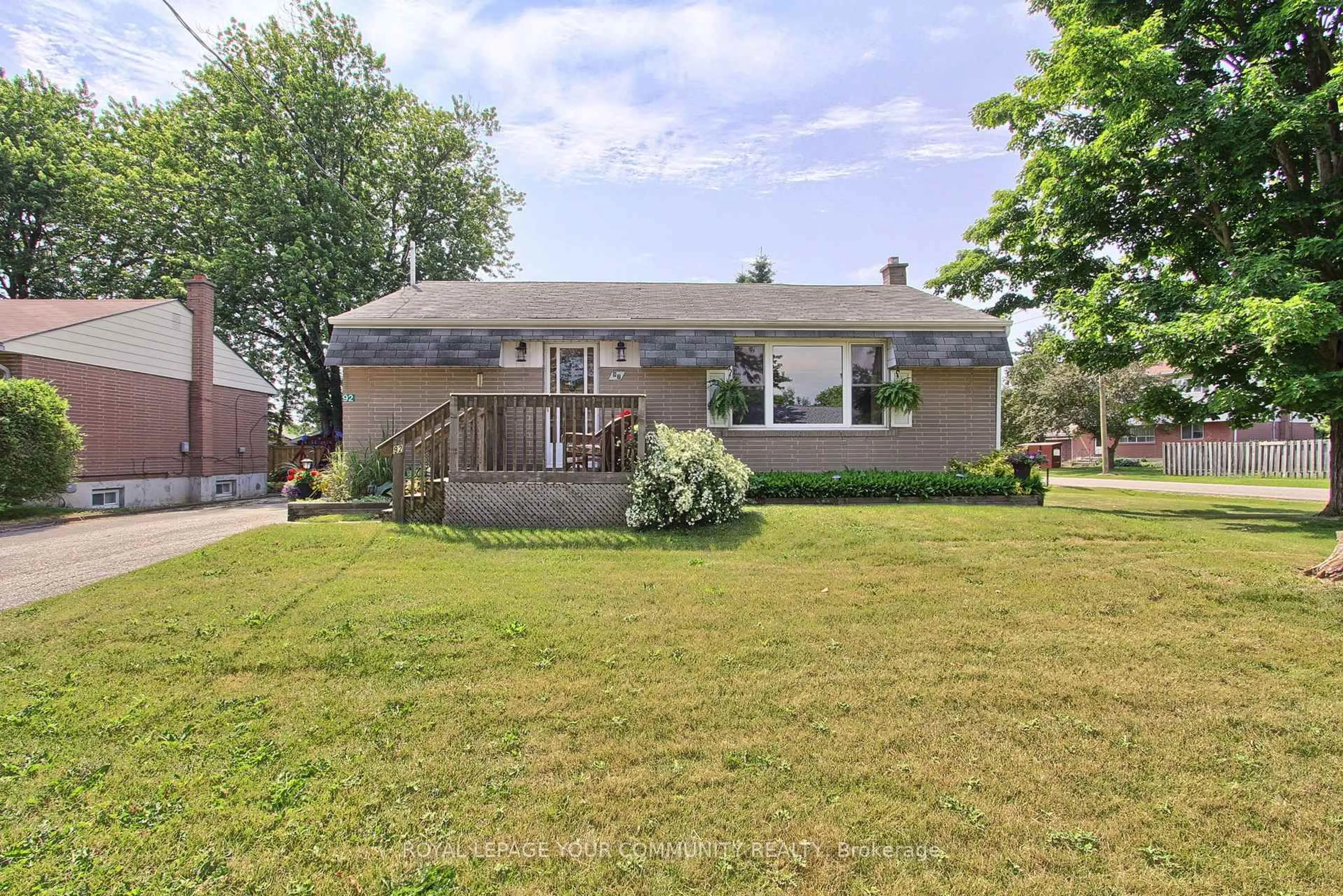 A pic from outside/outdoor area/front of a property/back of a property/a pic from drone, street for 92 Ellwood Dr, Caledon Ontario L7E 4W7
