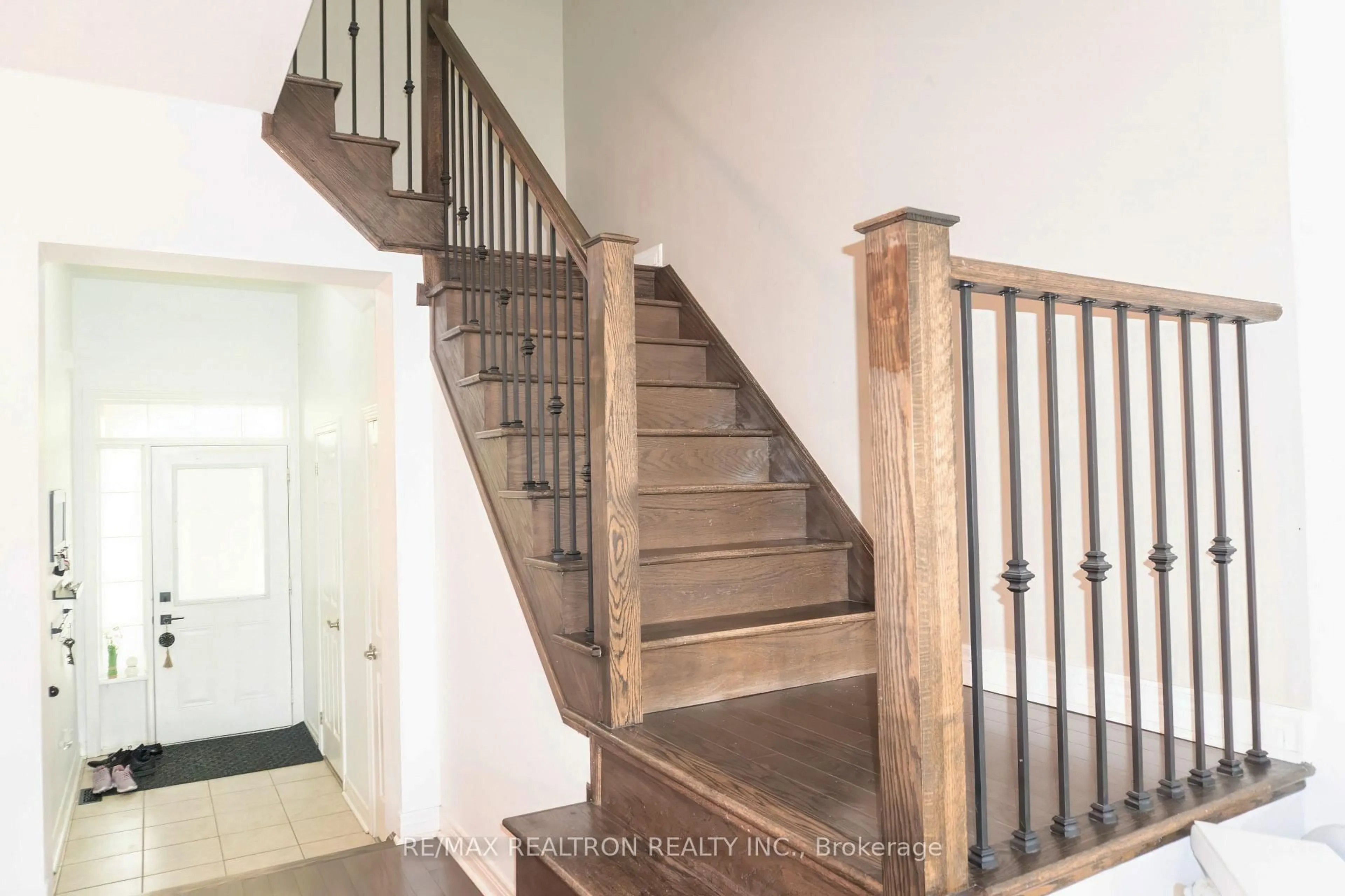 Unknown for 5 Aspenview Ave, Caledon Ontario L7C 3P9
