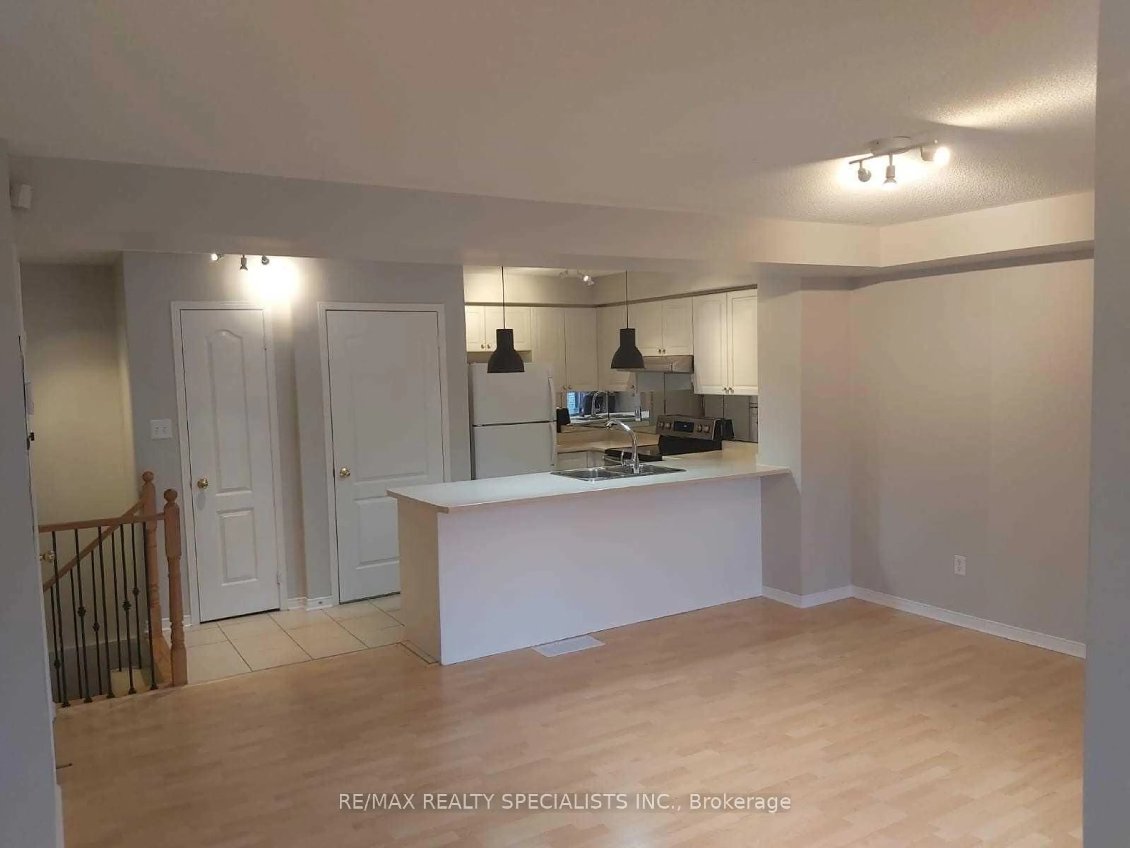 Open concept kitchen, unknown for 3250 Bentley Dr #7, Mississauga Ontario L5M 0P7