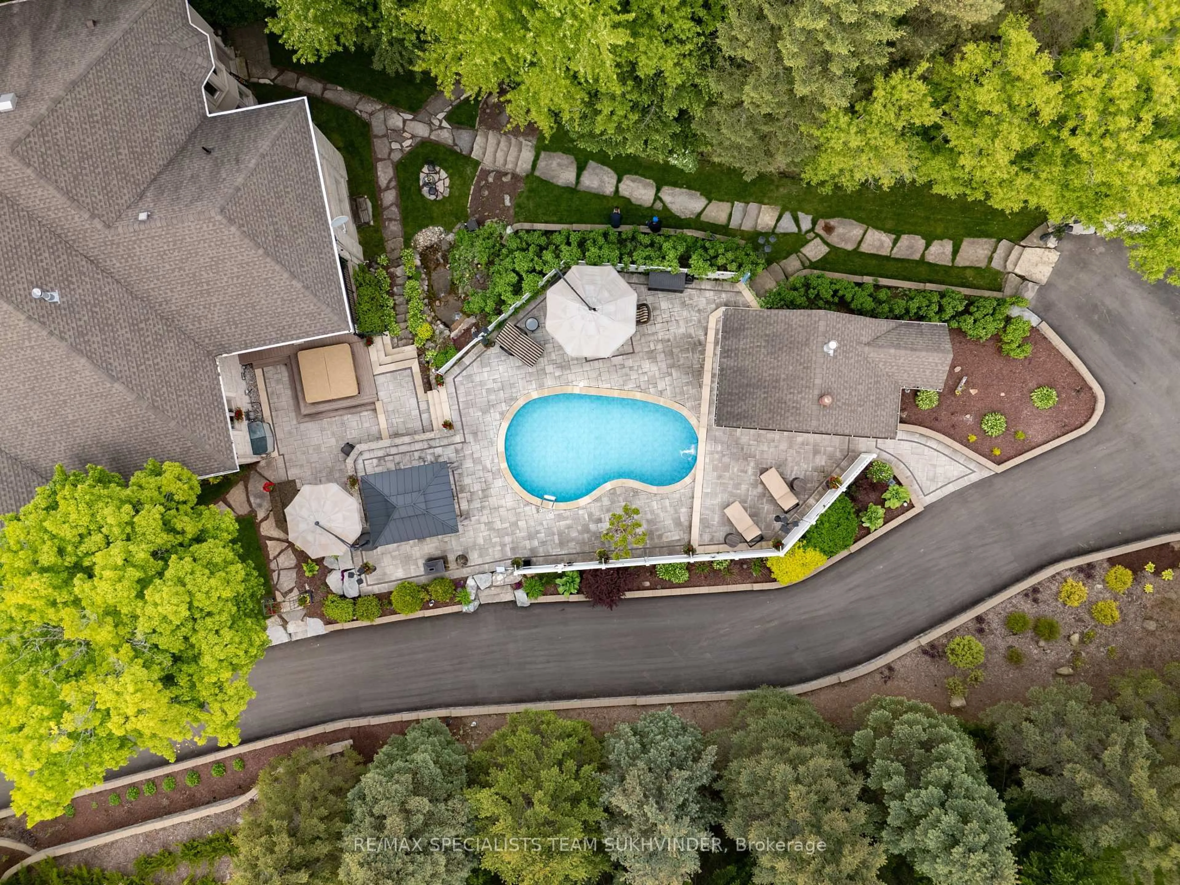 A pic from outside/outdoor area/front of a property/back of a property/a pic from drone, unknown for 16609 Mount Wolfe Rd, Caledon Ontario L7E 3P6