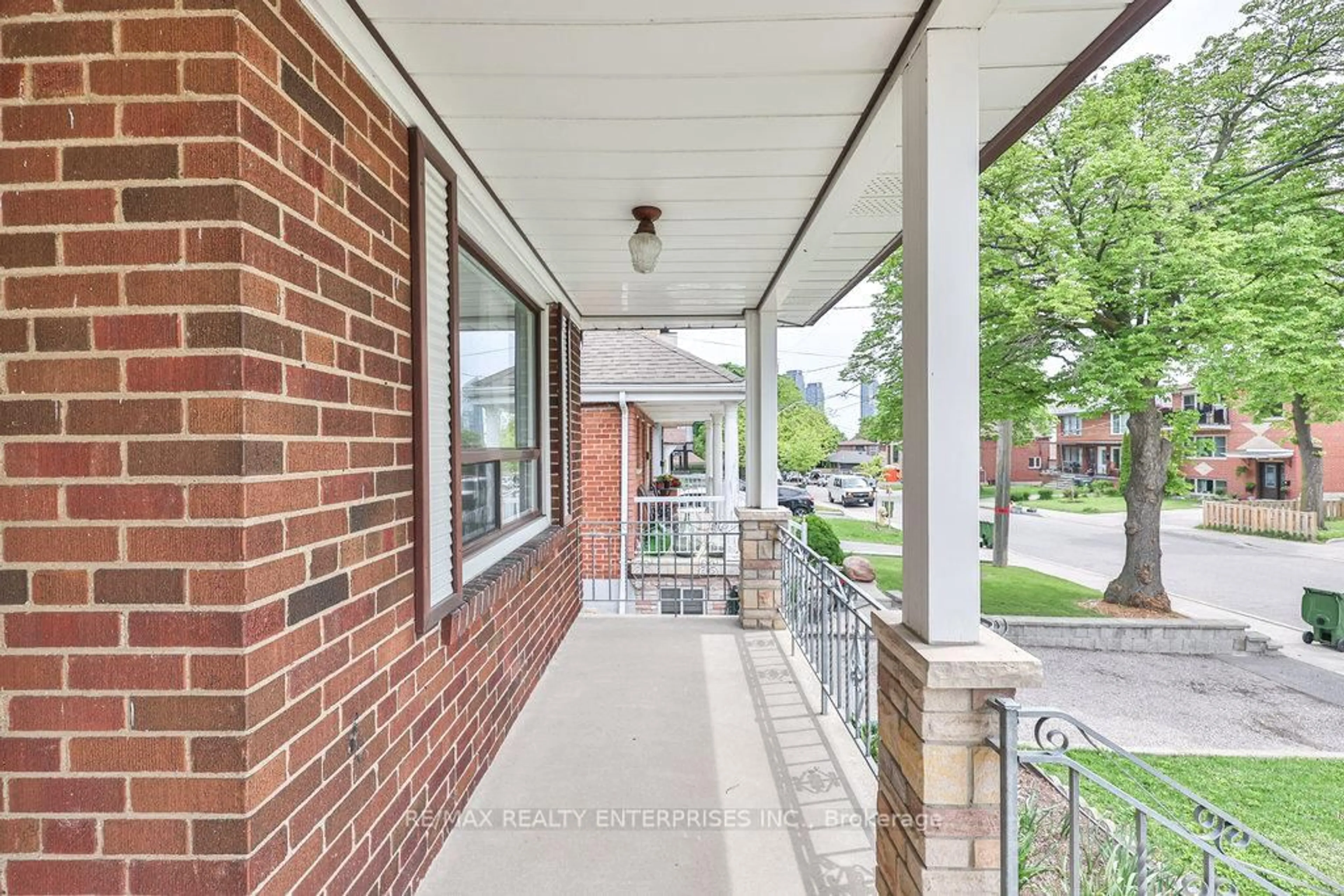 Unknown for 68 Algoma St, Toronto Ontario M8Y 1C5